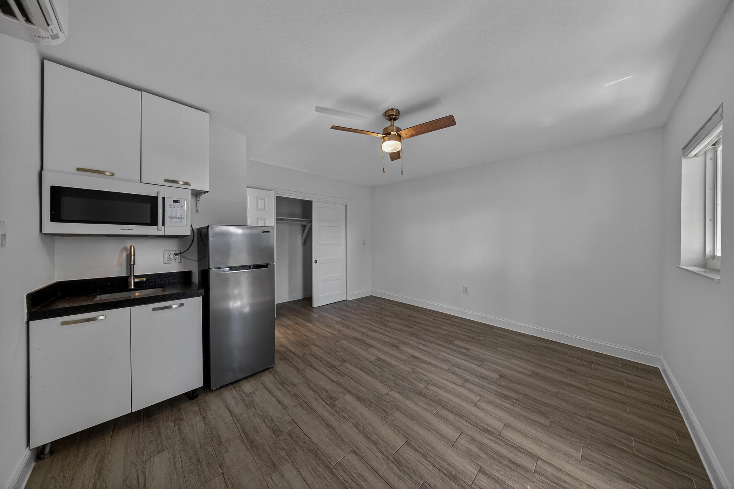 CORAL POINT - Residential