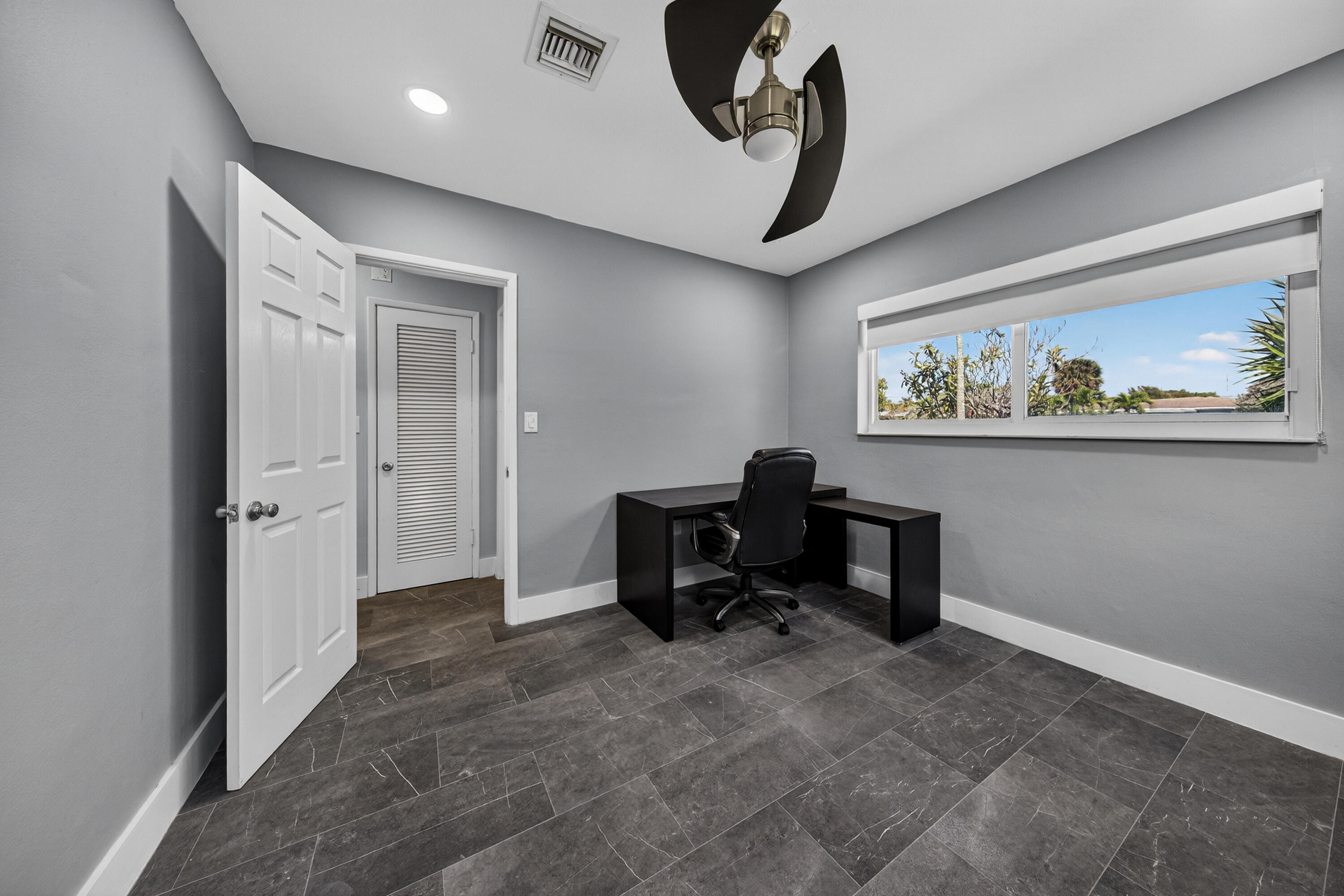 CORAL POINT - Residential