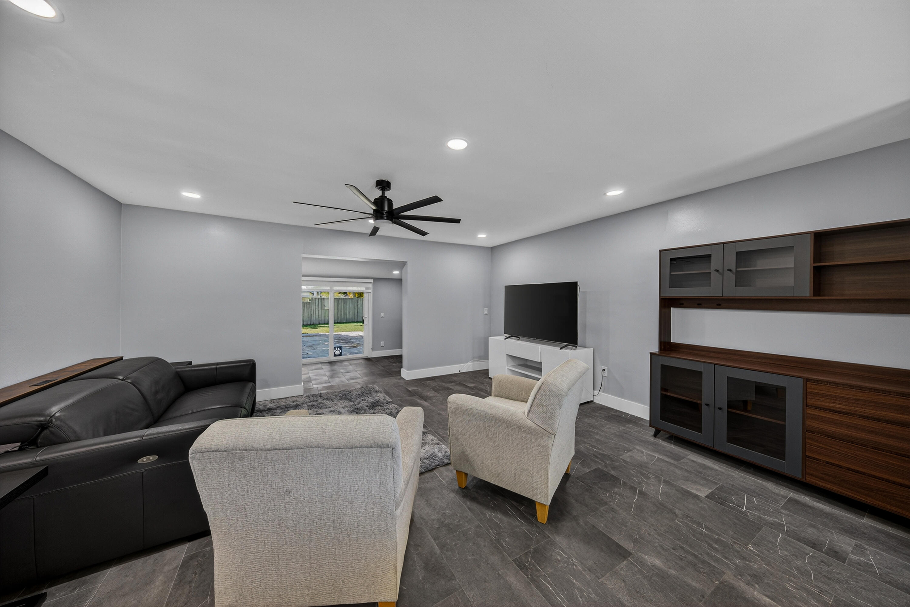 CORAL POINT - Residential