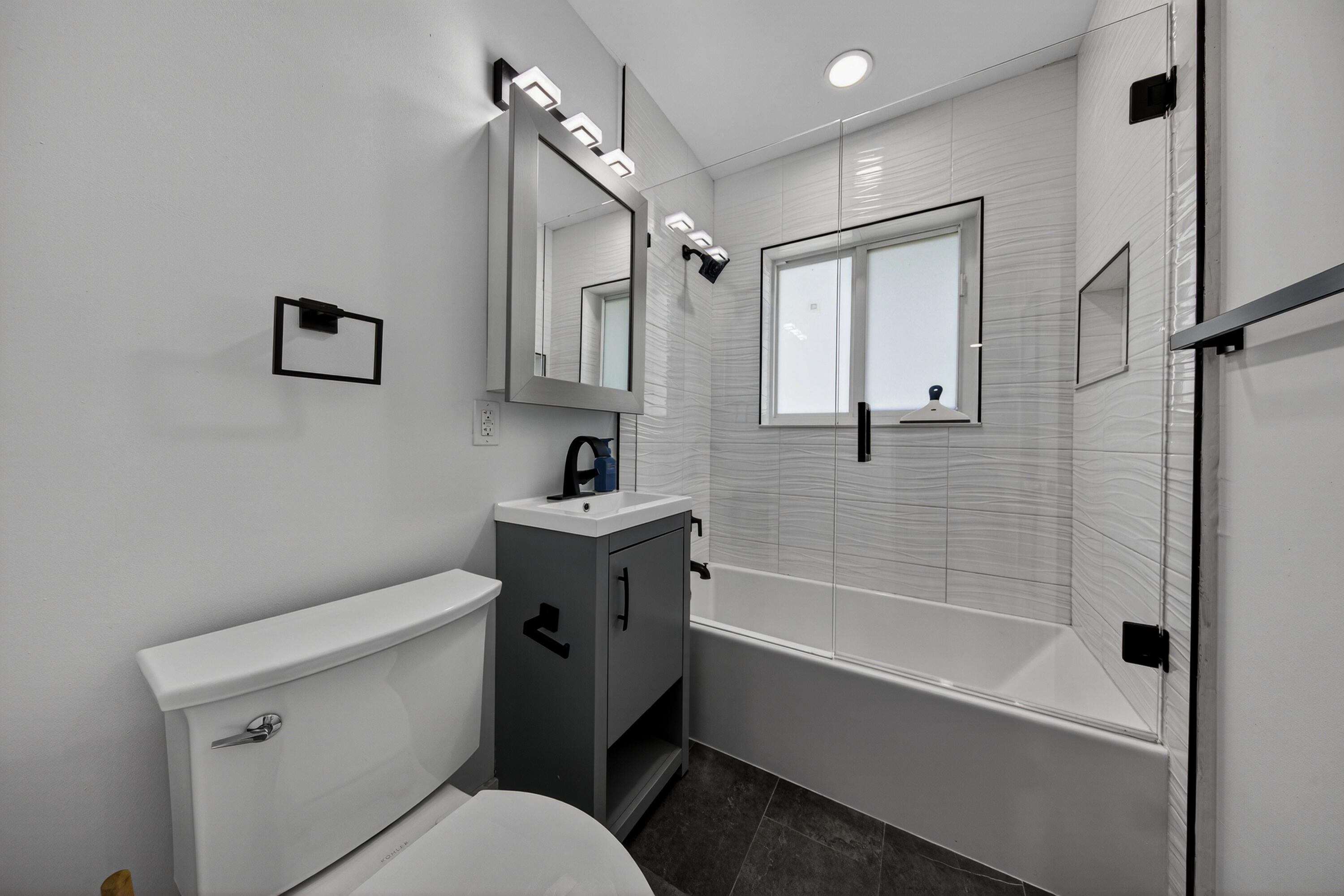 CORAL POINT - Residential