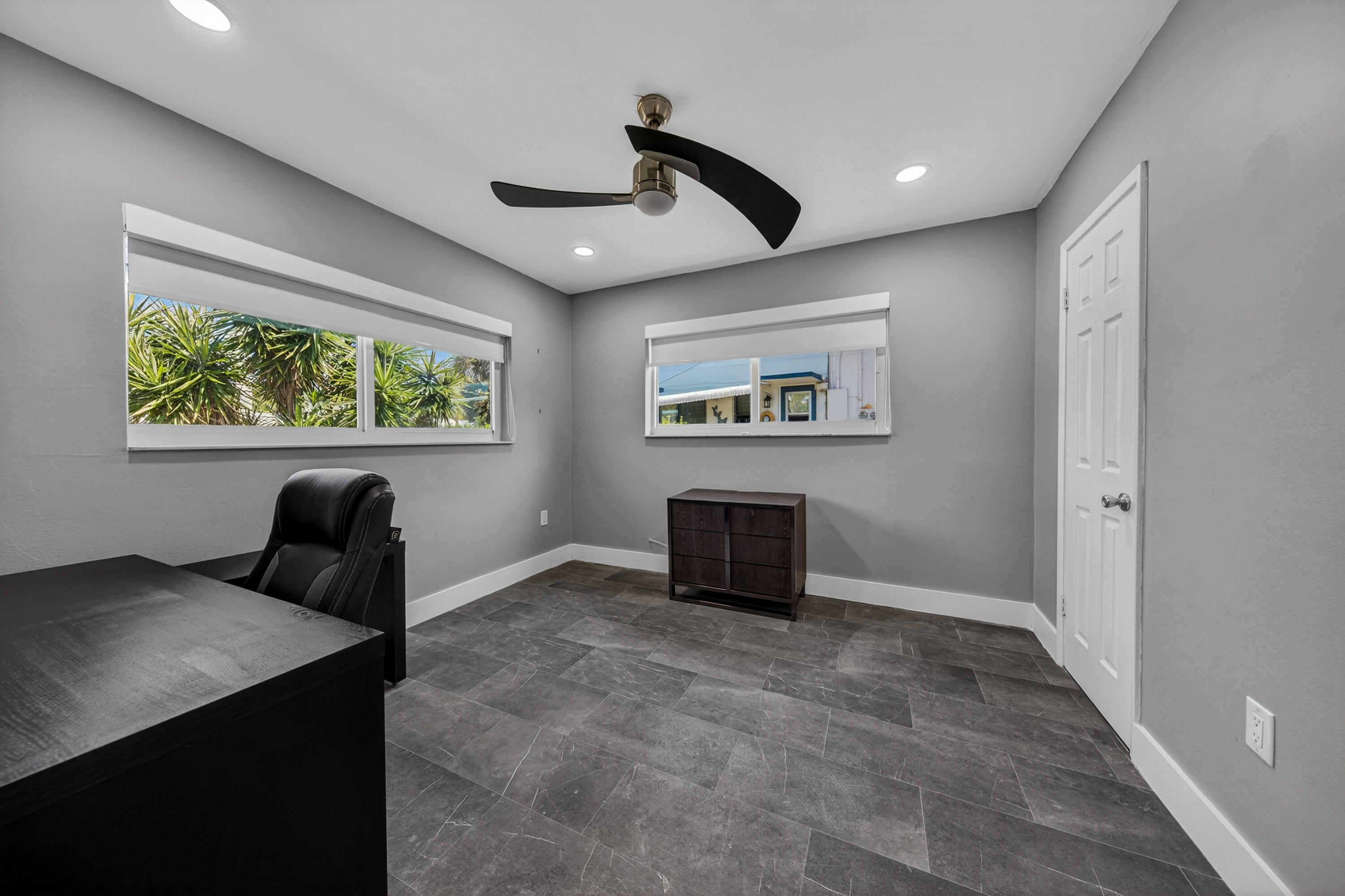 CORAL POINT - Residential