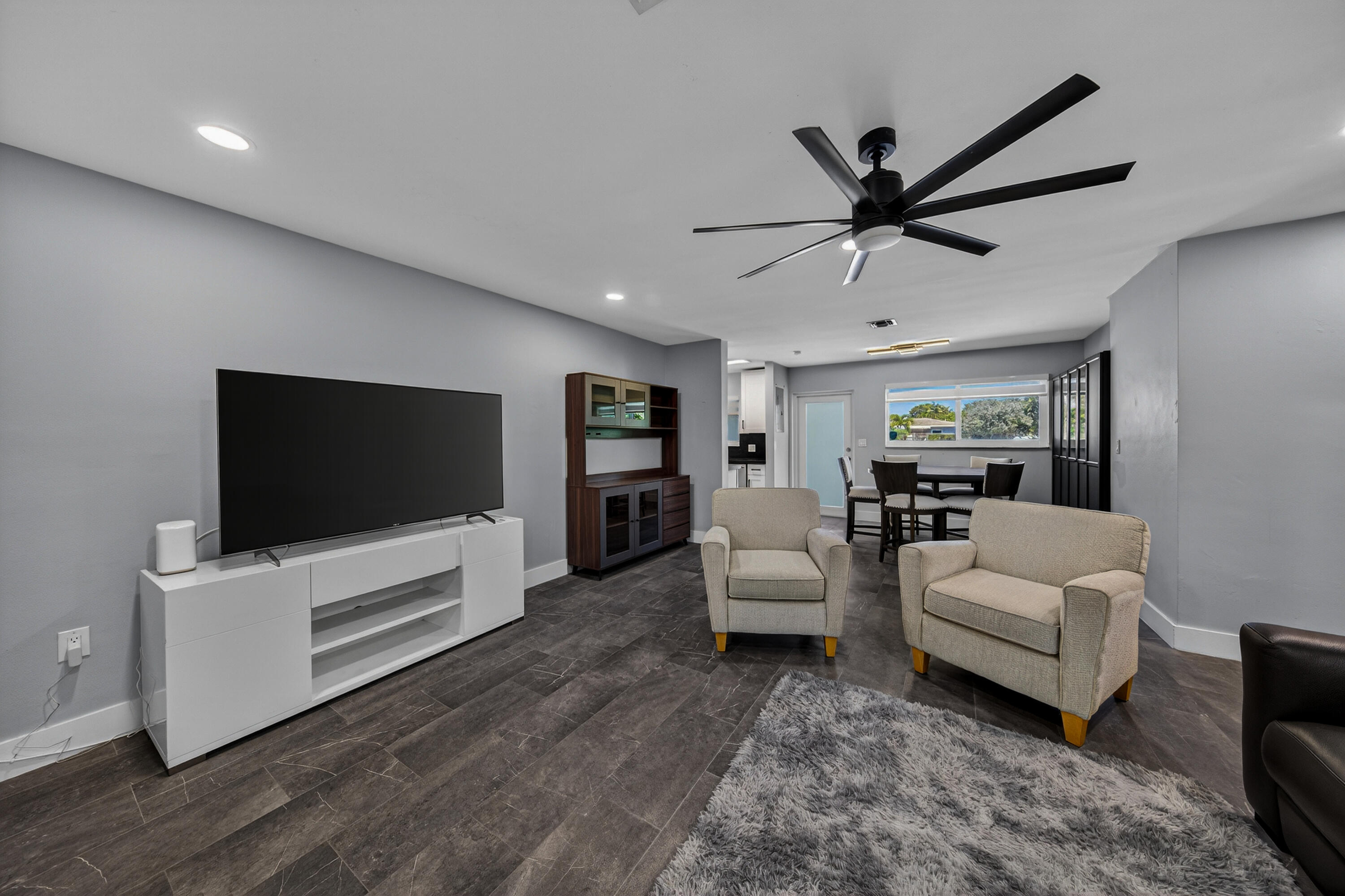 CORAL POINT - Residential