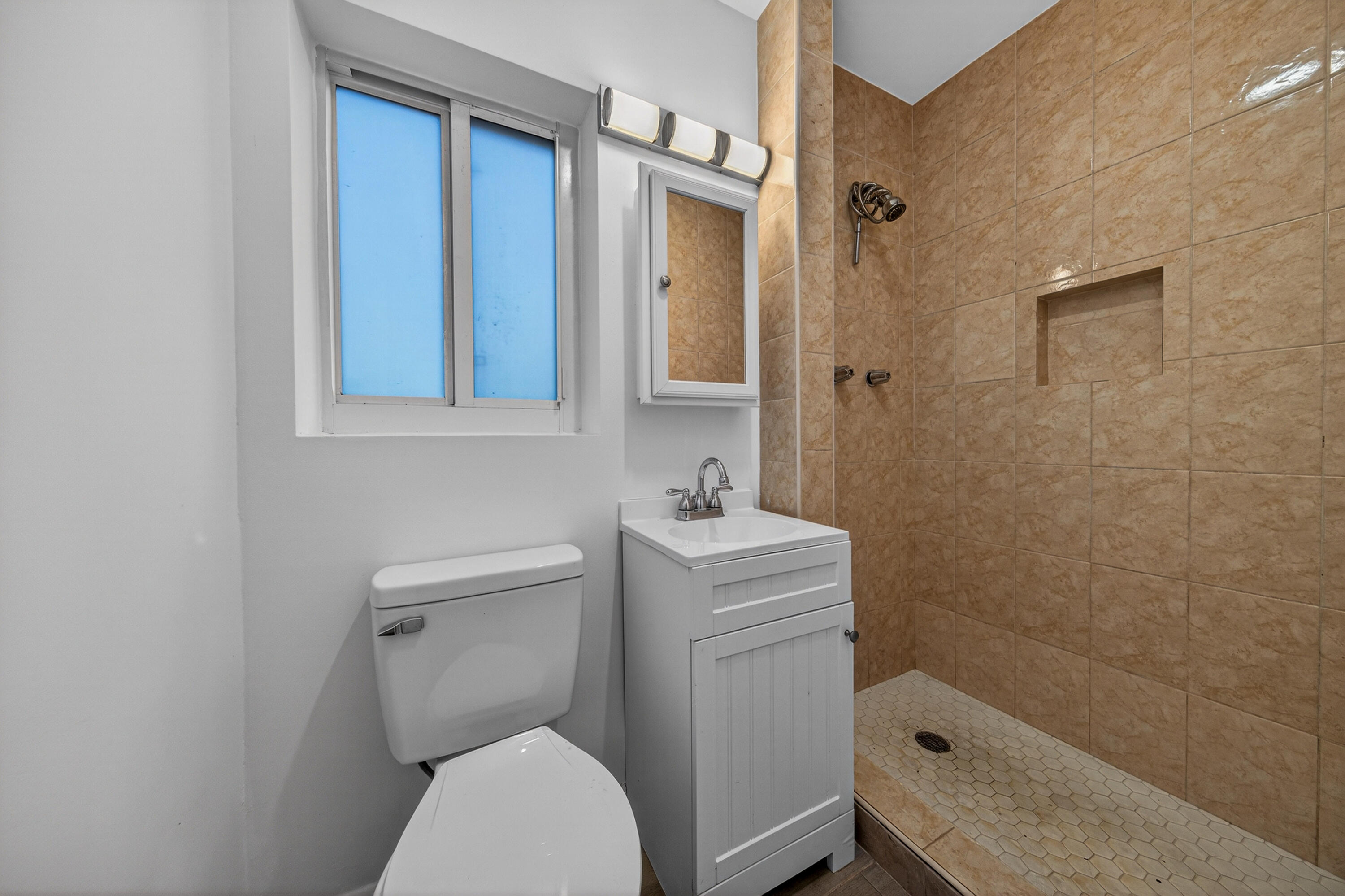 CORAL POINT - Residential