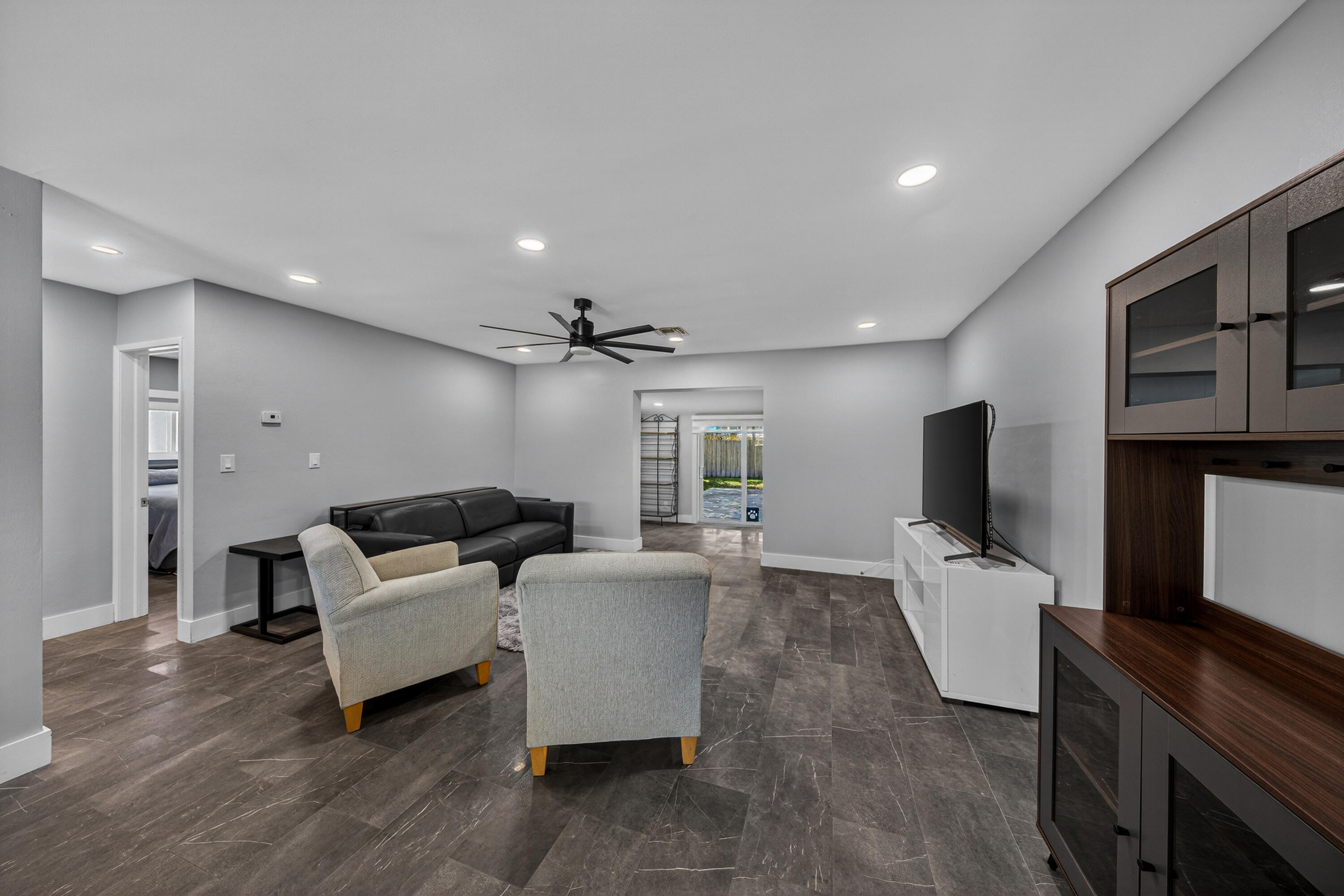 CORAL POINT - Residential