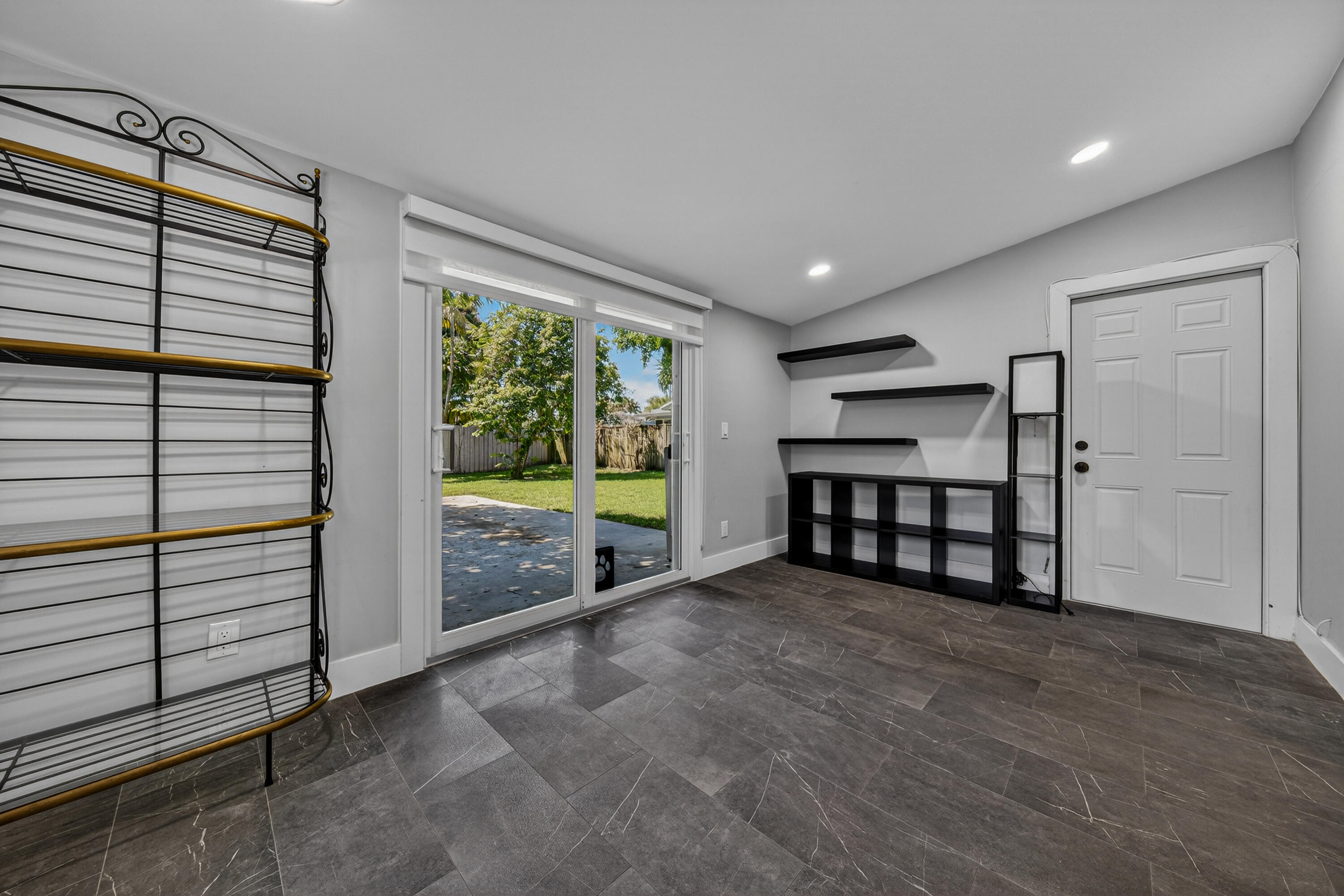 CORAL POINT - Residential