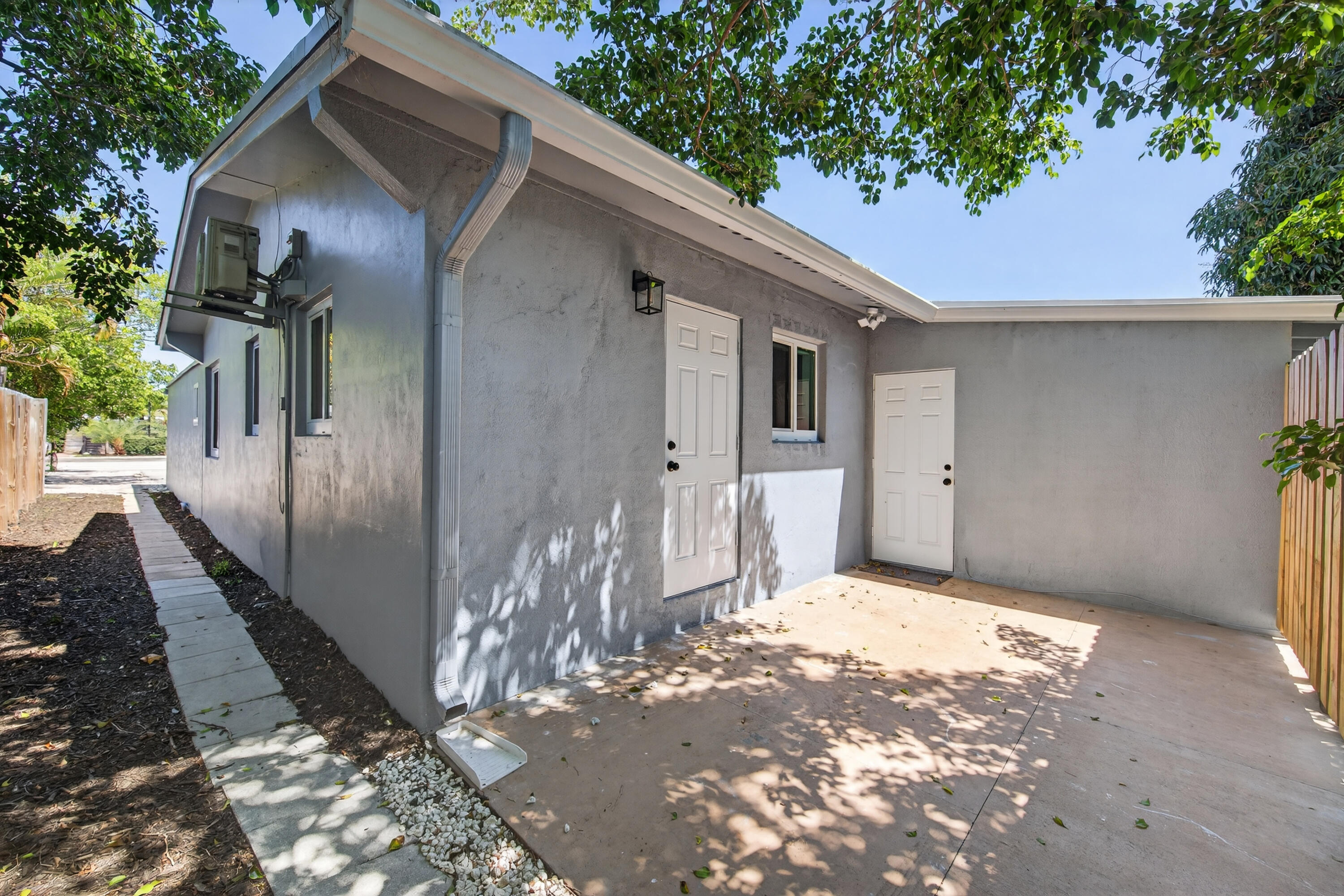 CORAL POINT - Residential