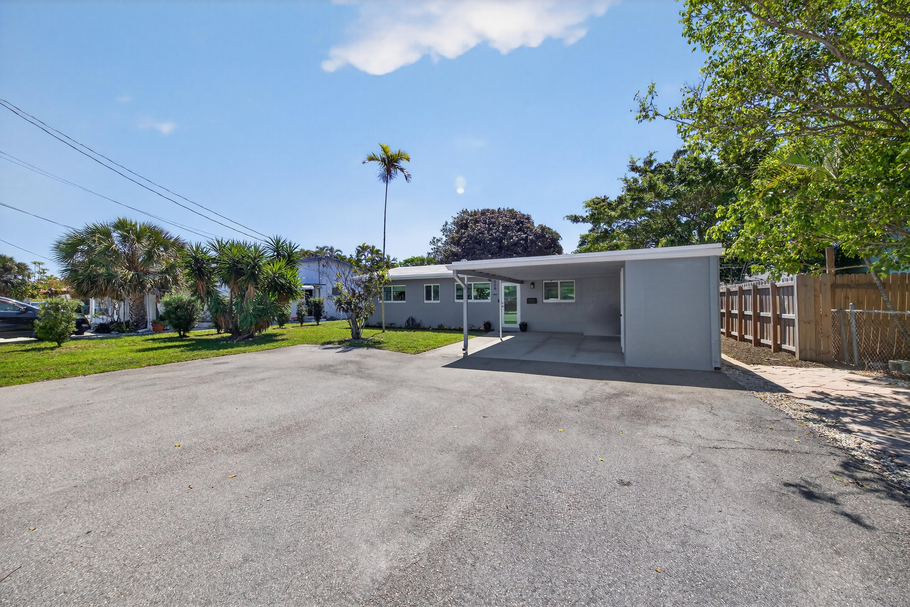 CORAL POINT - Residential