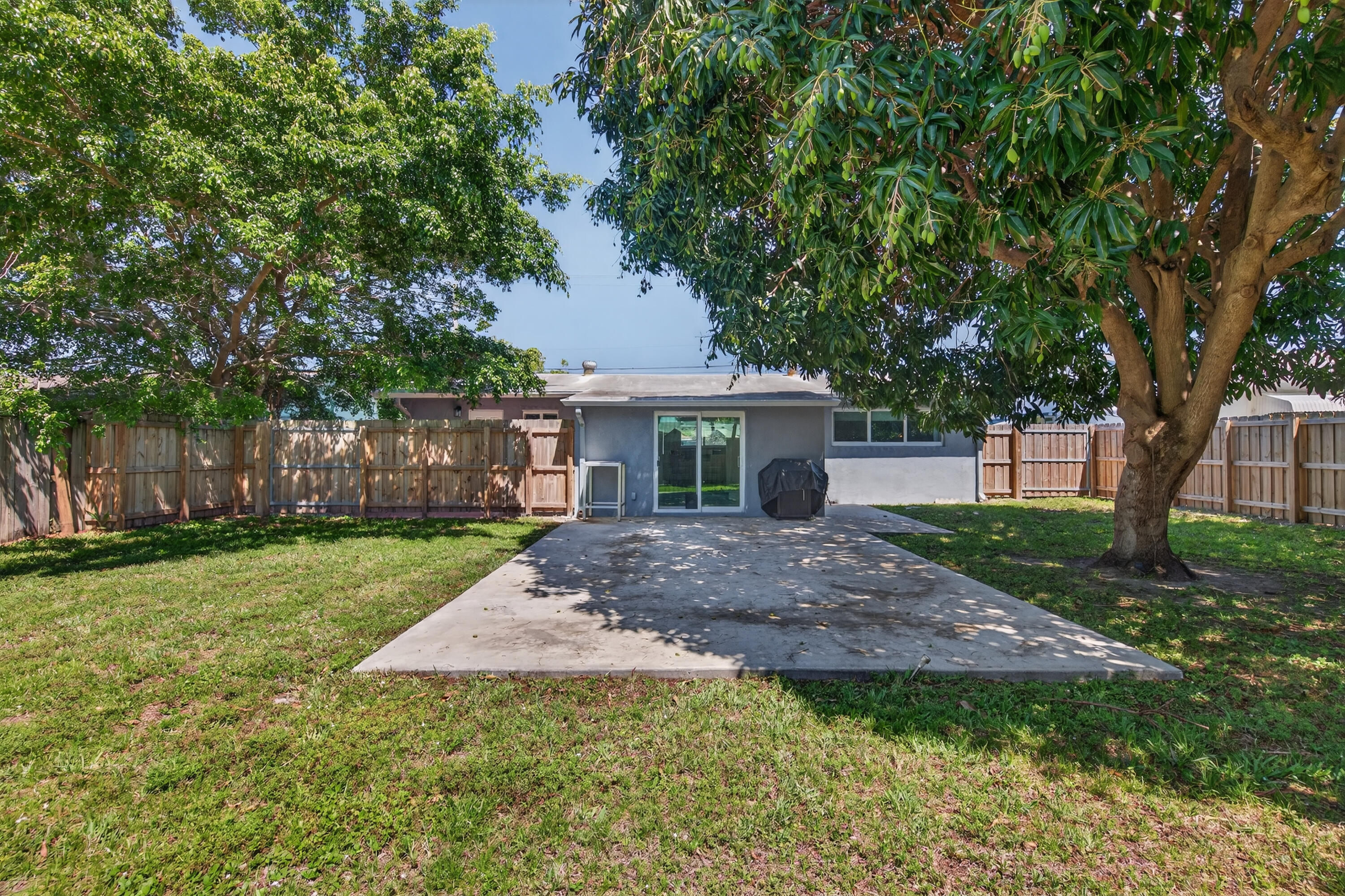 CORAL POINT - Residential