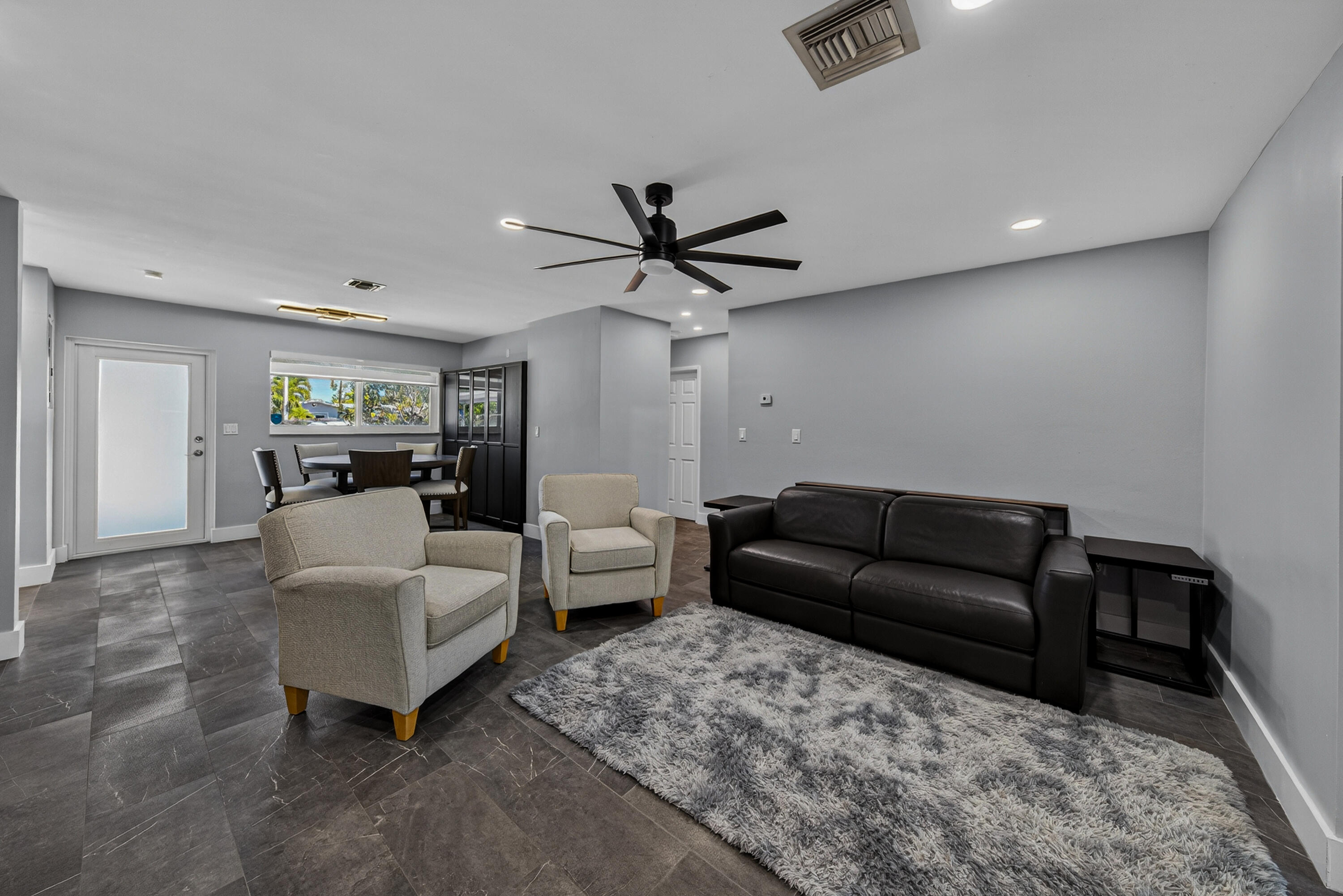 CORAL POINT - Residential