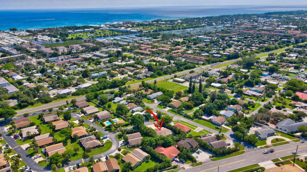 Photo of 2177 SE 1st Street #B, Boynton Beach, FL 33435 (MLS # R11045883)