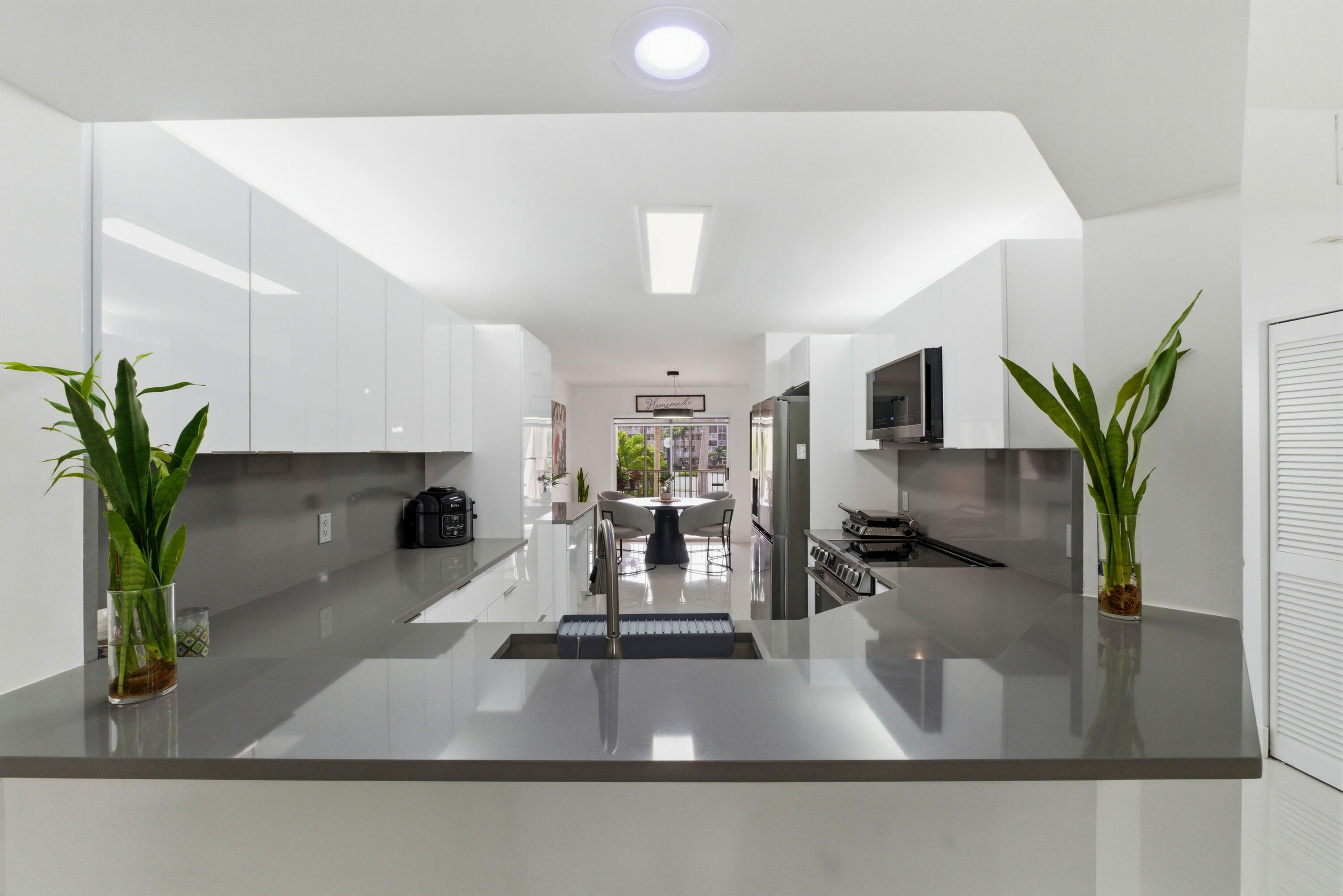 GRANVILLE CONDOMINIUM G - Residential