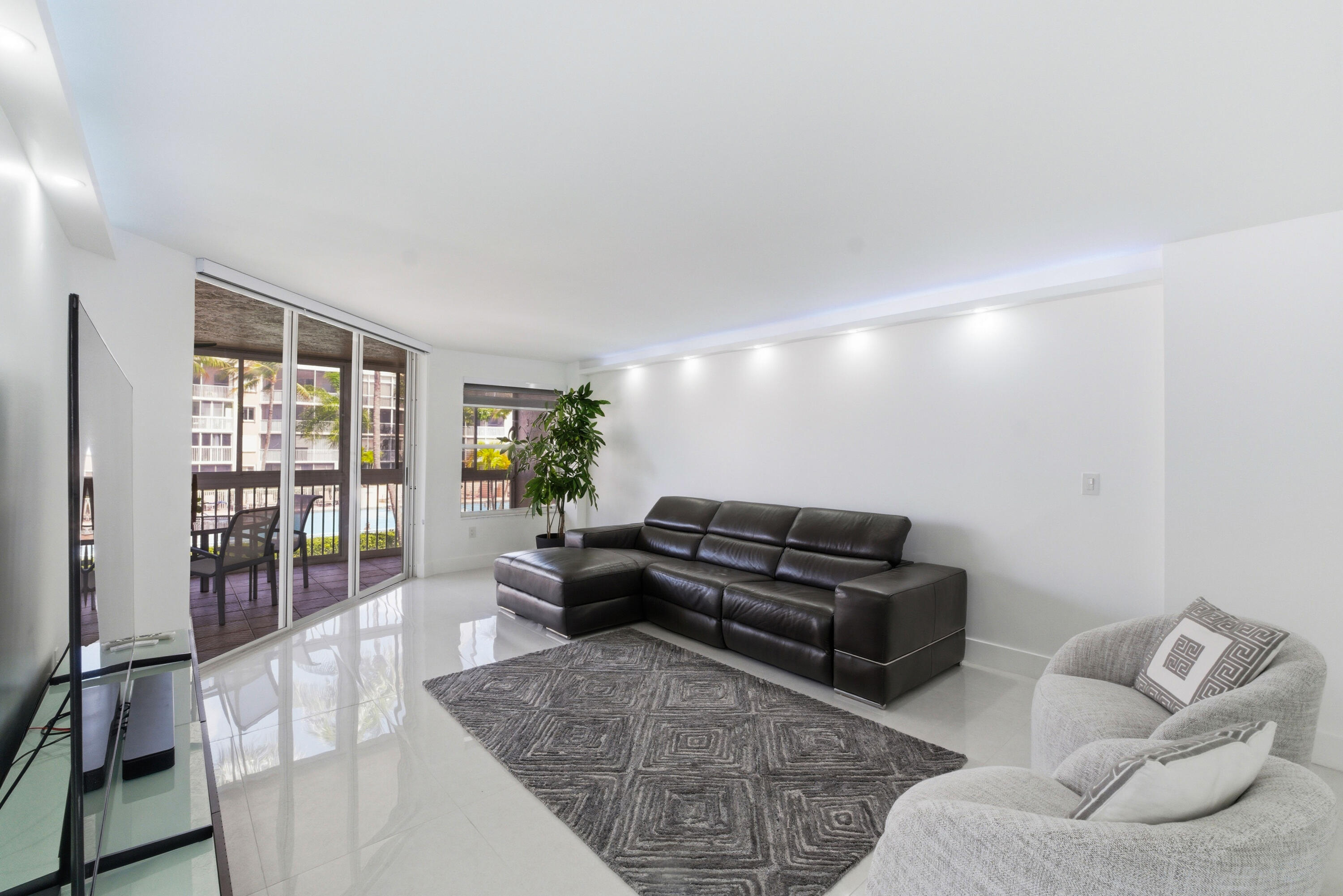 GRANVILLE CONDOMINIUM G - Residential