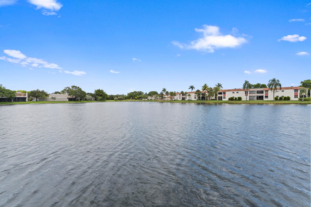 Photo of 900 COLONY POINT Circle #511, Pembroke Pines, FL 33026 (MLS # B26062338)