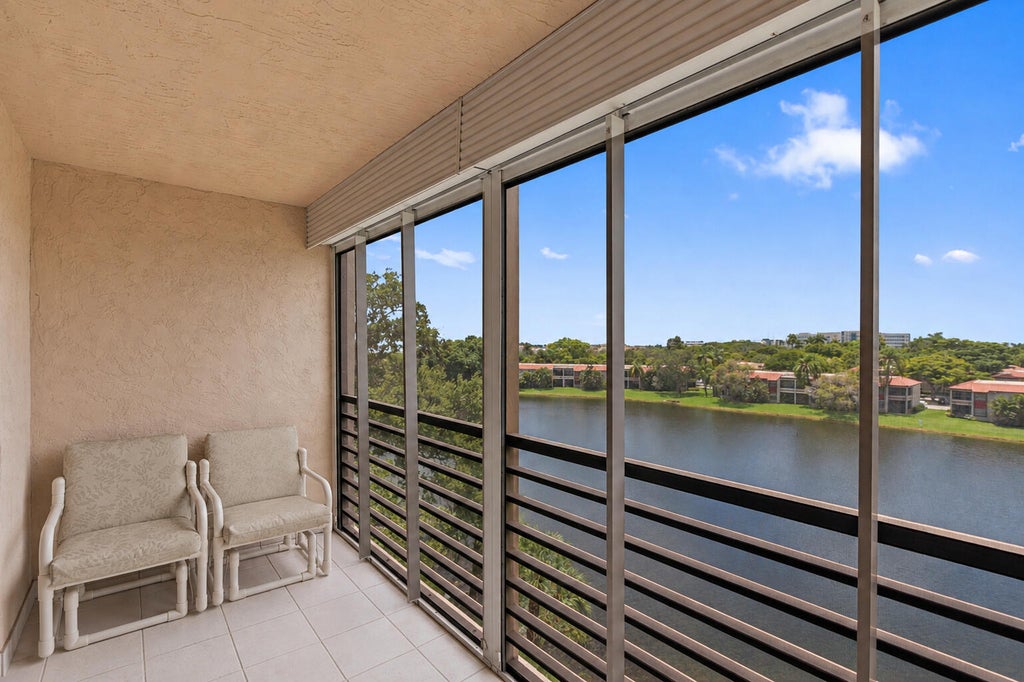 Photo of 900 COLONY POINT Circle #511, Pembroke Pines, FL 33026 (MLS # B26062338)