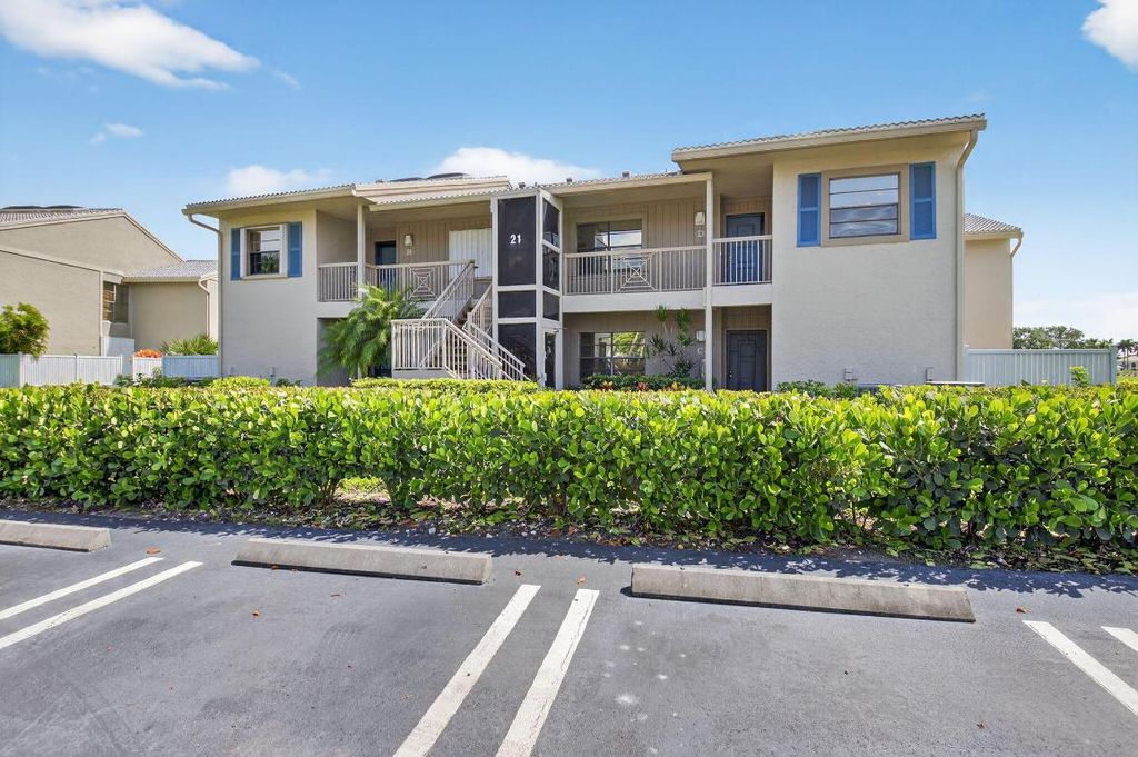 Photo of 21 Eastgate Drive #D, Boynton Beach, FL 33436 (MLS # R11117458)