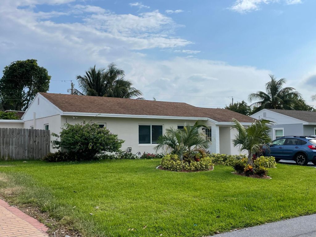 Photo of 258 NE 22nd Street, Delray Beach, FL 33444 (MLS # R10997426)