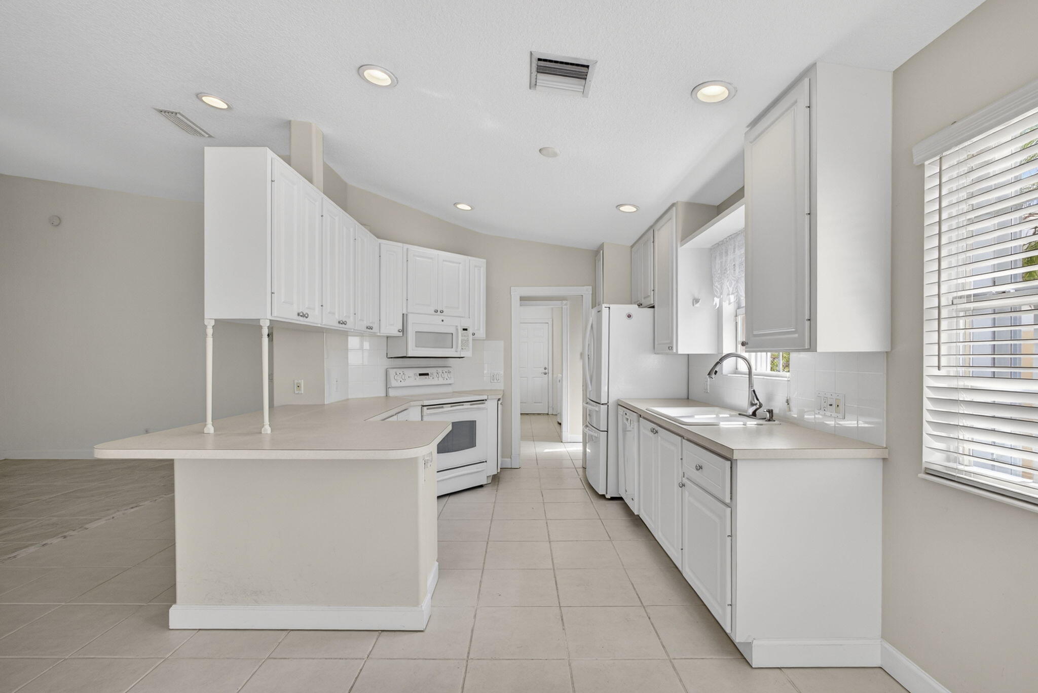 VILLAGEWALK OF WELLINGTON 3 - Residential