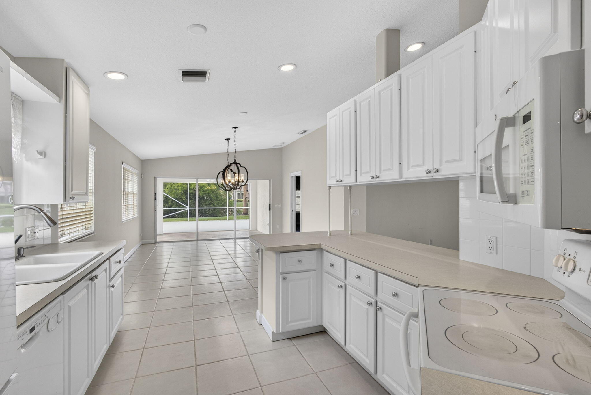 VILLAGEWALK OF WELLINGTON 3 - Residential