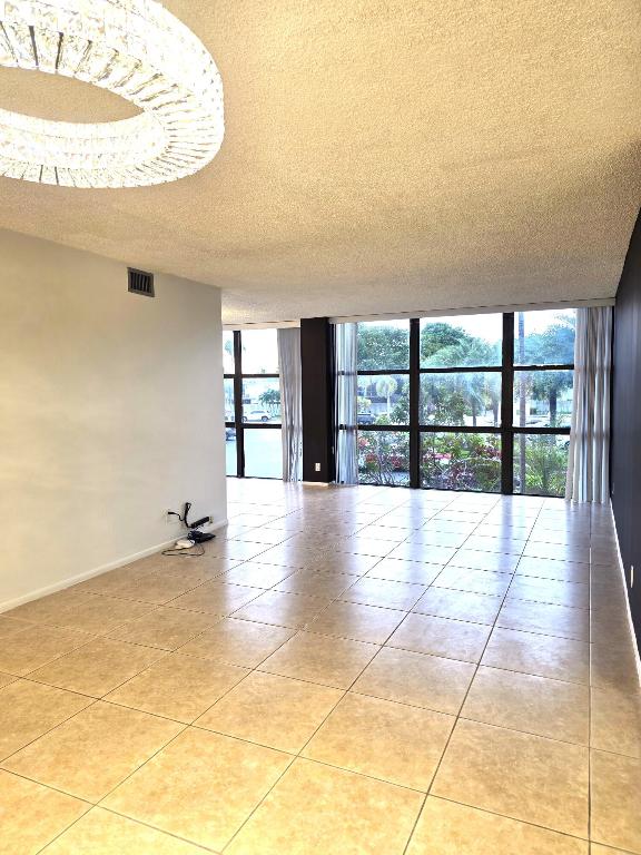 OCEANVIEW PARK CONDO - Residential Lease