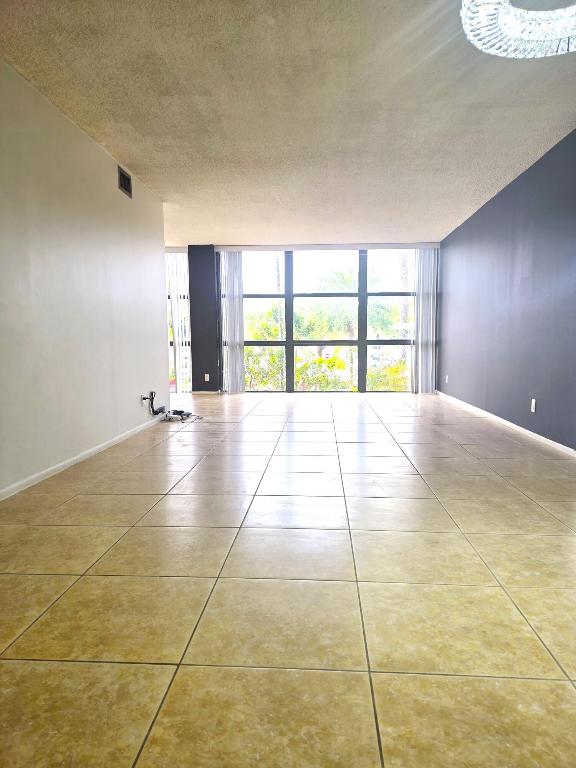 OCEANVIEW PARK CONDO - Residential Lease