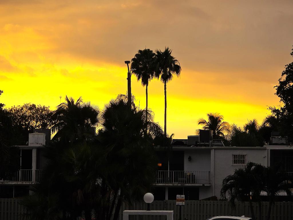 OCEANVIEW PARK CONDO - Residential Lease