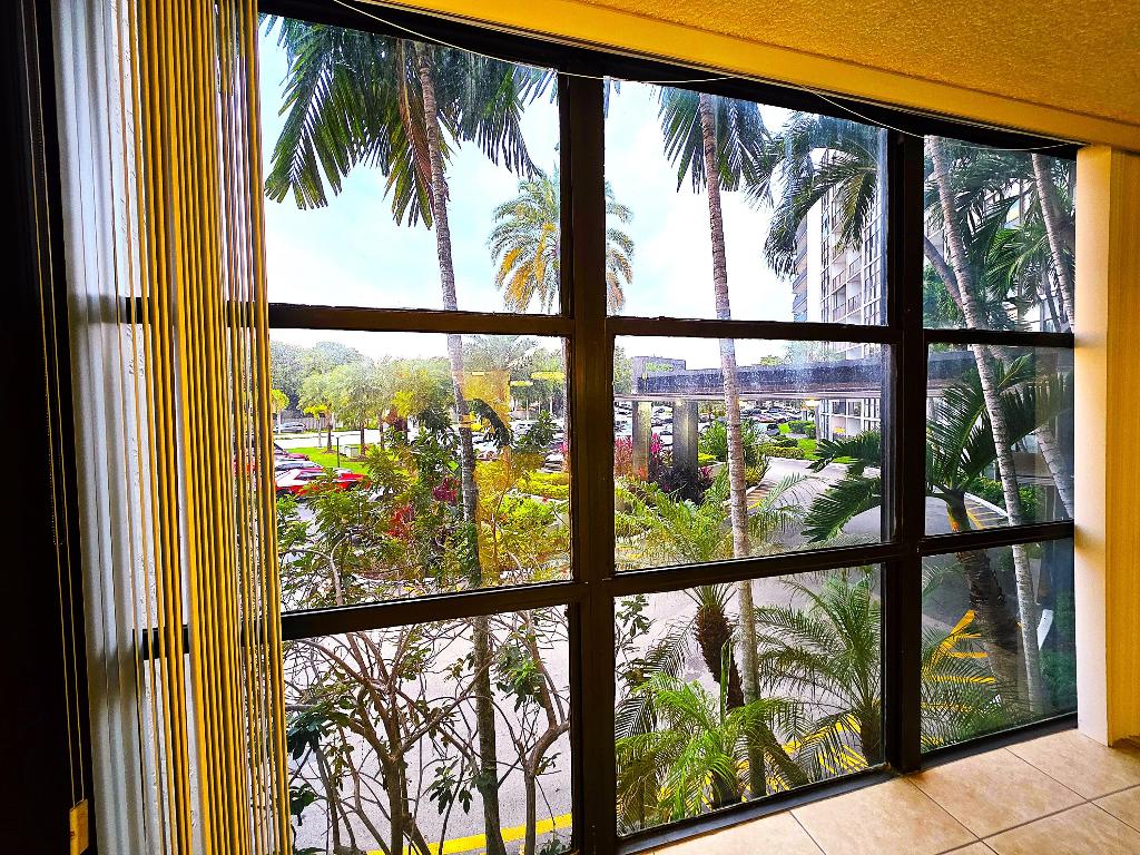 OCEANVIEW PARK CONDO - Residential Lease