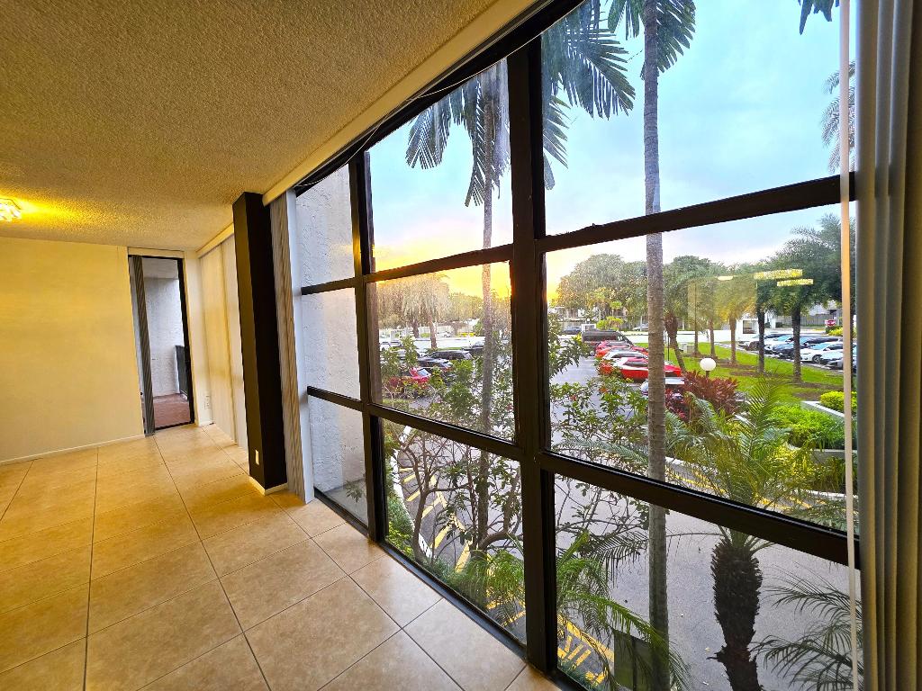 OCEANVIEW PARK CONDO - Residential Lease