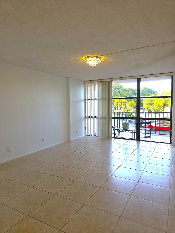 OCEANVIEW PARK CONDO - Residential Lease