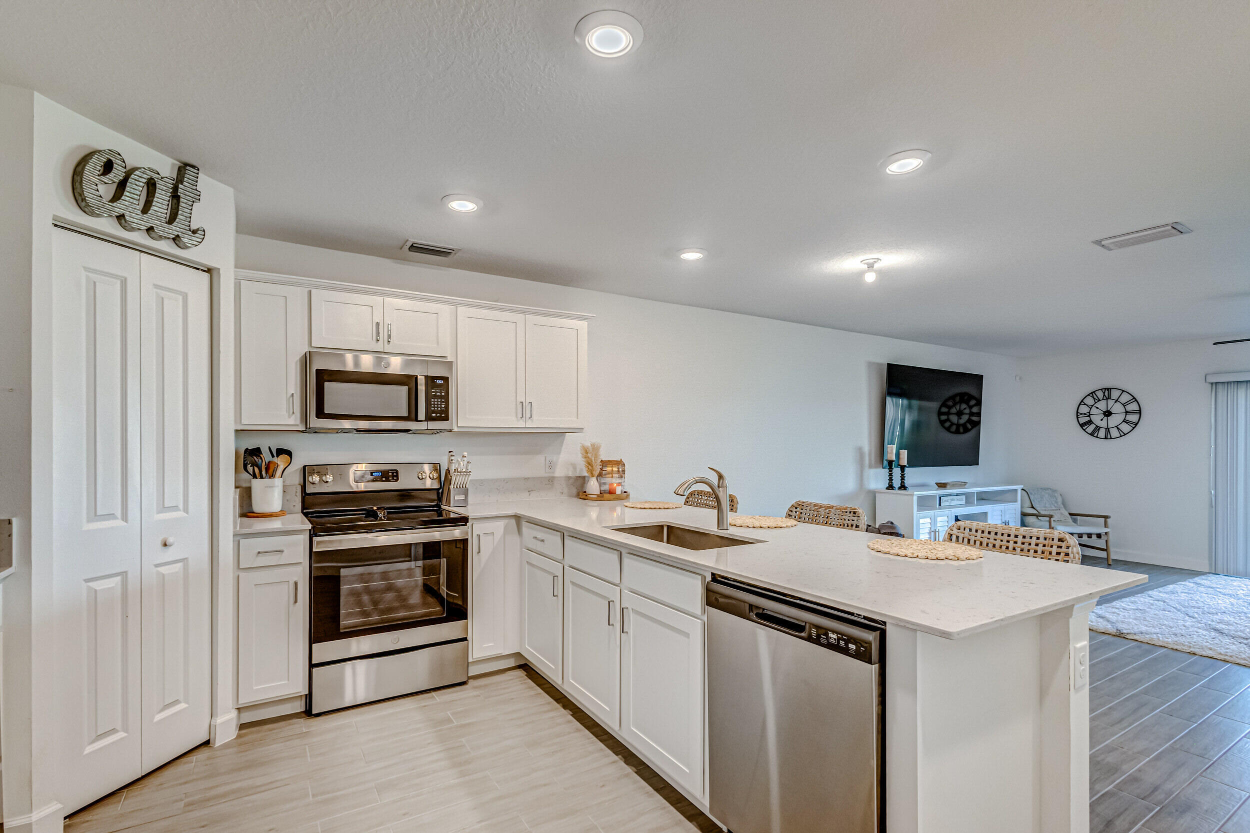 5007 Woods Edge Circle