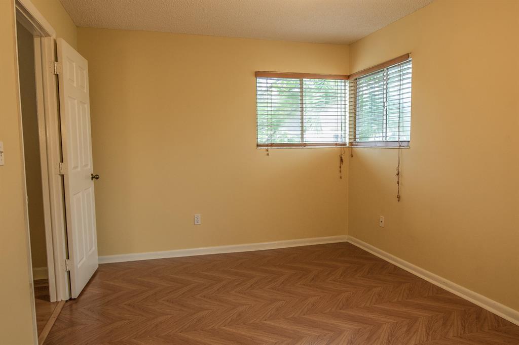 RIVERWALK - Residential