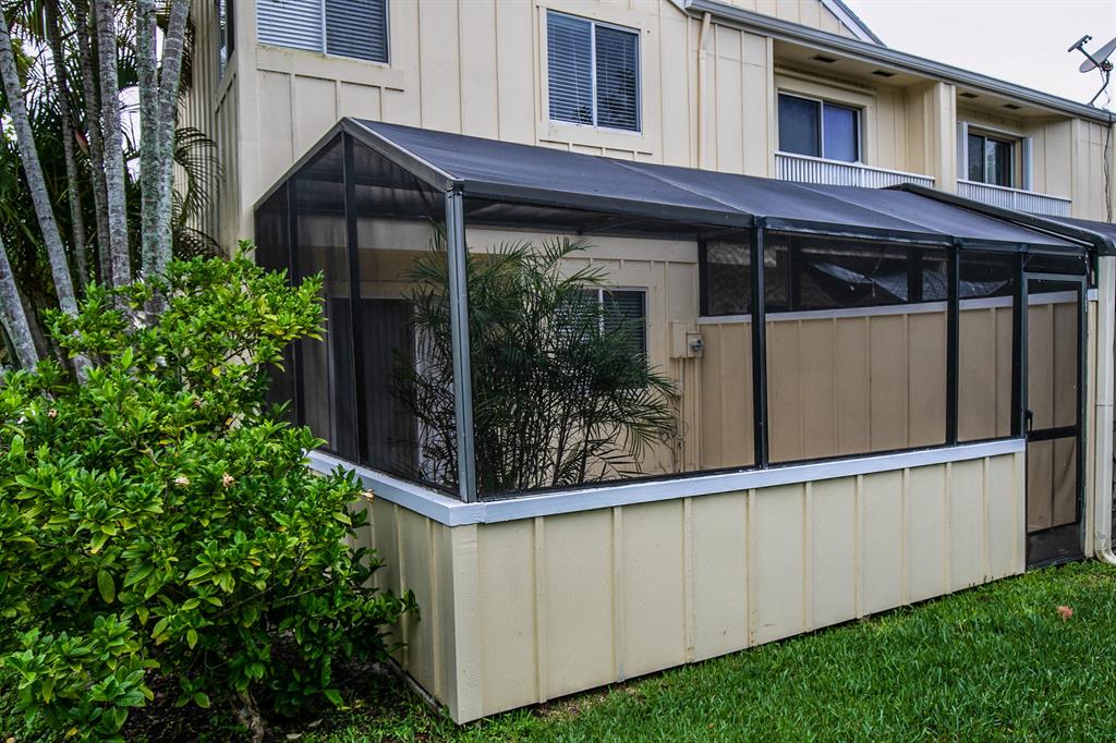 RIVERWALK - Residential