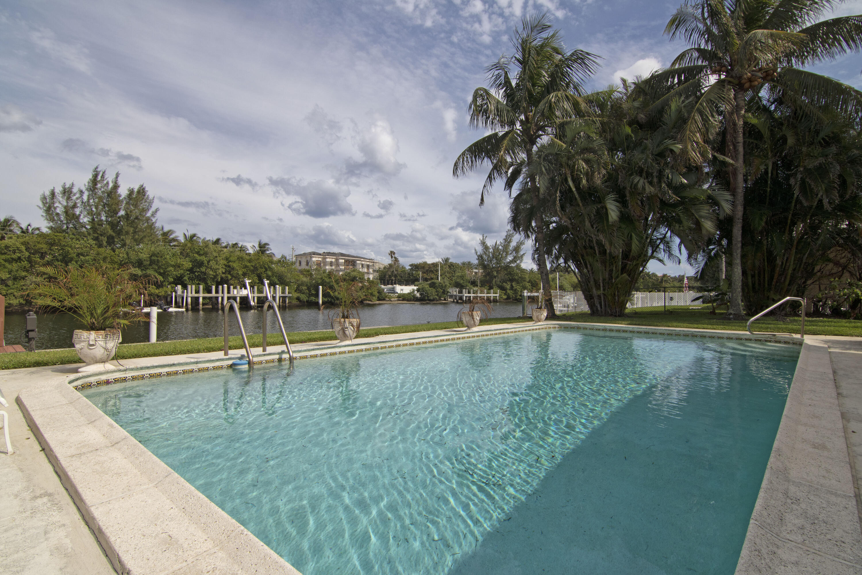 Point Manalapan 01 - Residential