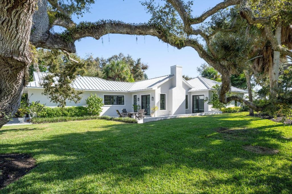 Photo of 506 Conn Way, Vero Beach, FL 32963 (MLS # R11154642)