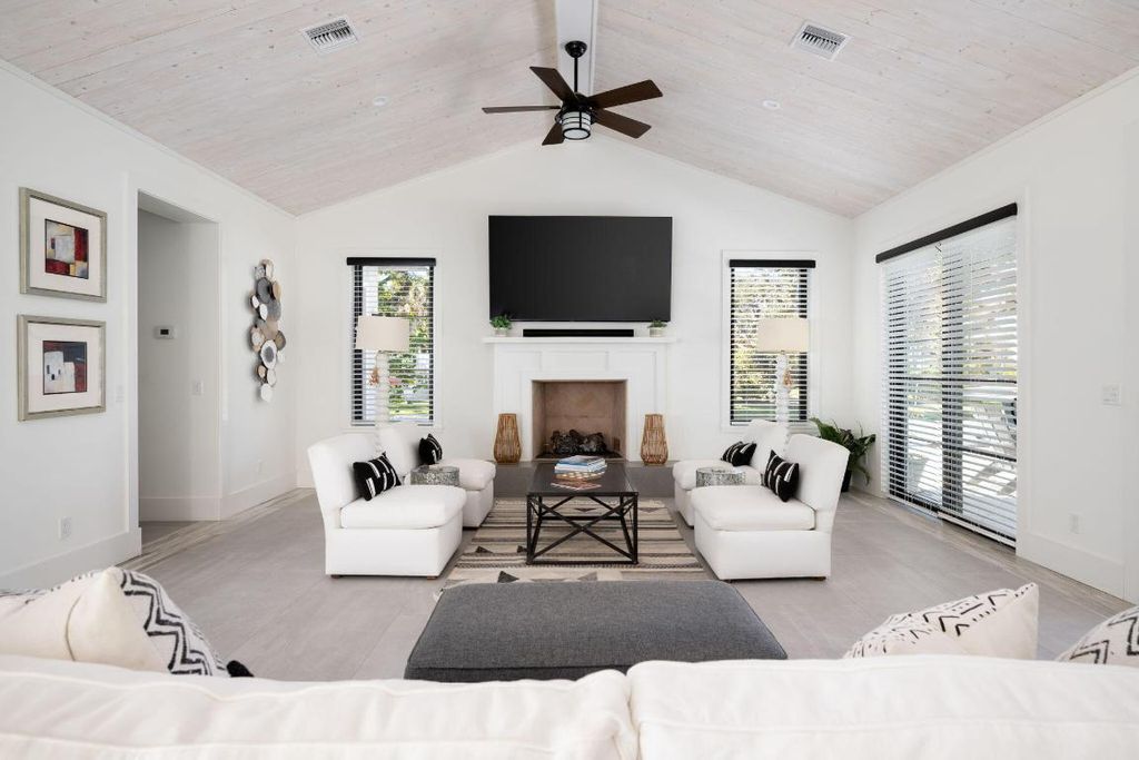 Photo of 506 Conn Way, Vero Beach, FL 32963 (MLS # R11154642)