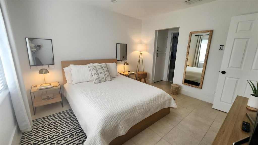 Photo of 1101 NE 13th Avenue #1, Fort Lauderdale, FL 33304 (MLS # F10428055)