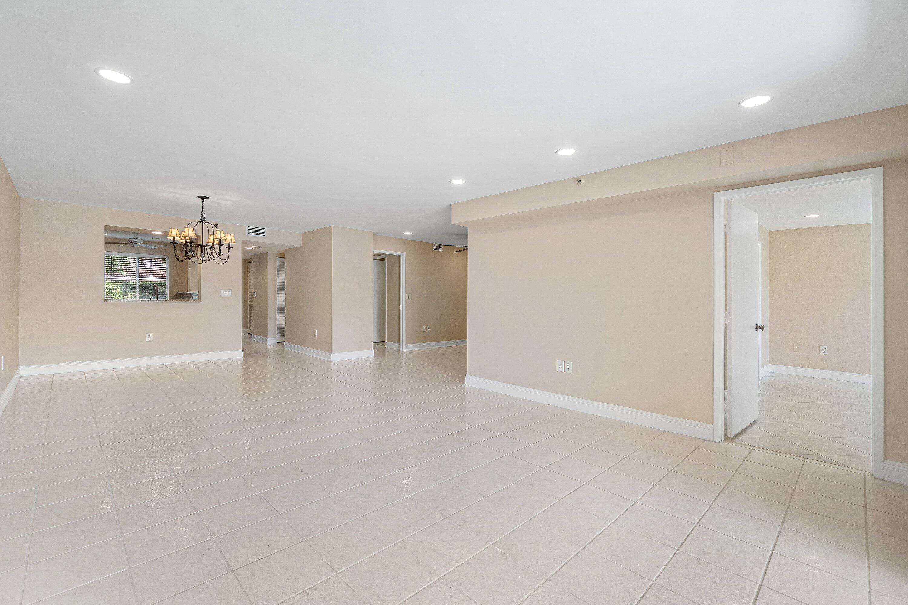 HUNTINGTON POINTE - Residential