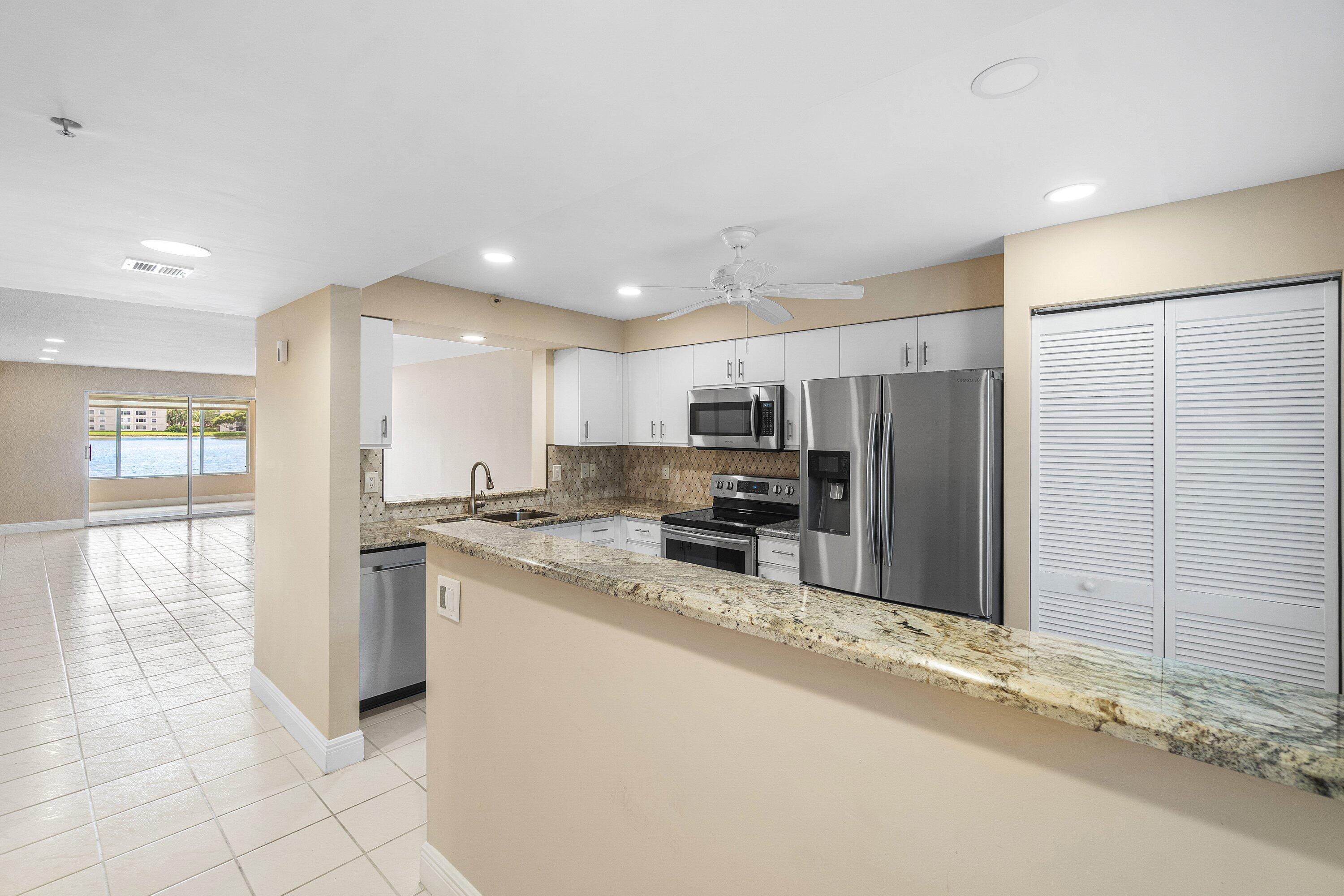 HUNTINGTON POINTE - Residential