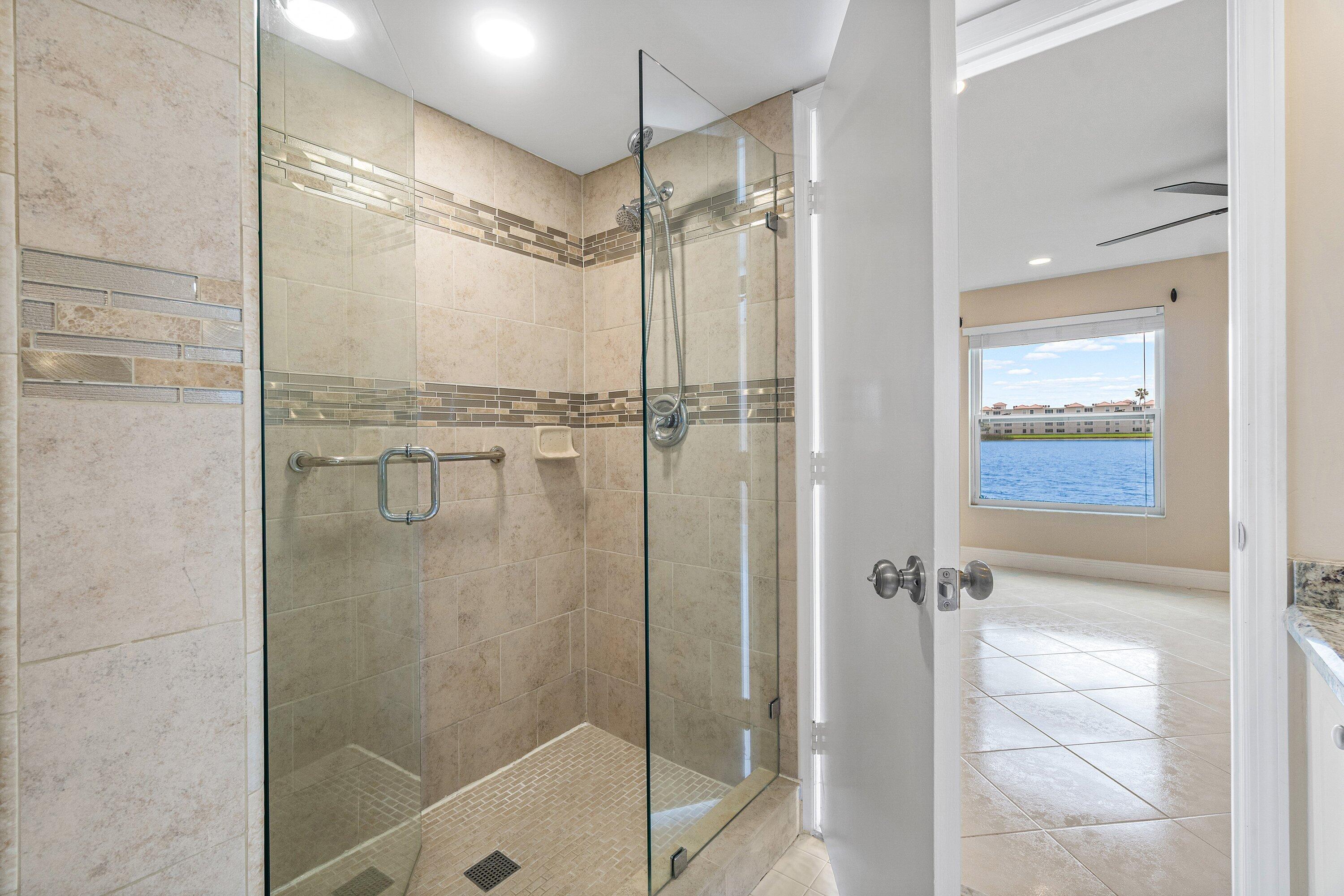 HUNTINGTON POINTE - Residential