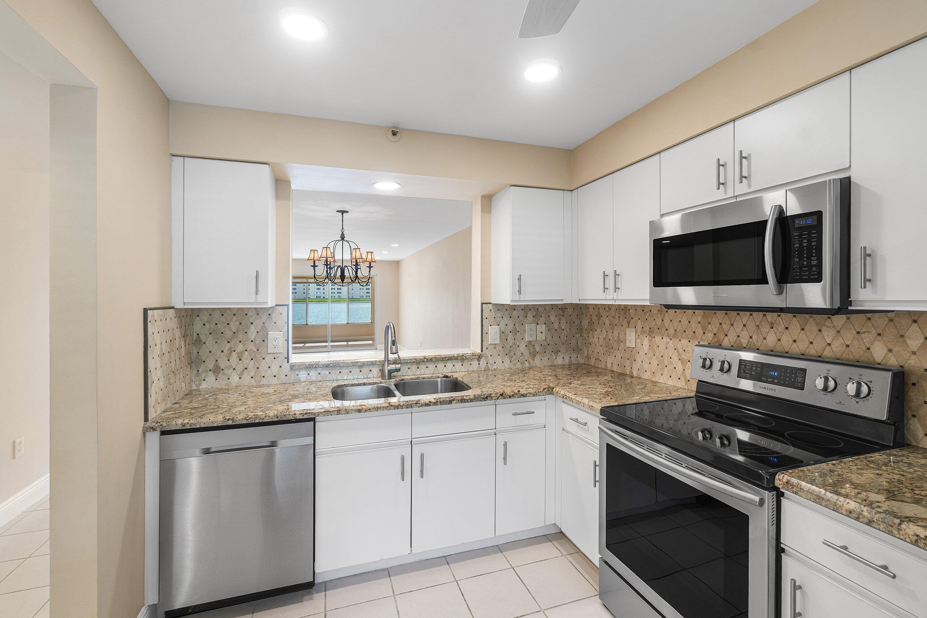 HUNTINGTON POINTE - Residential