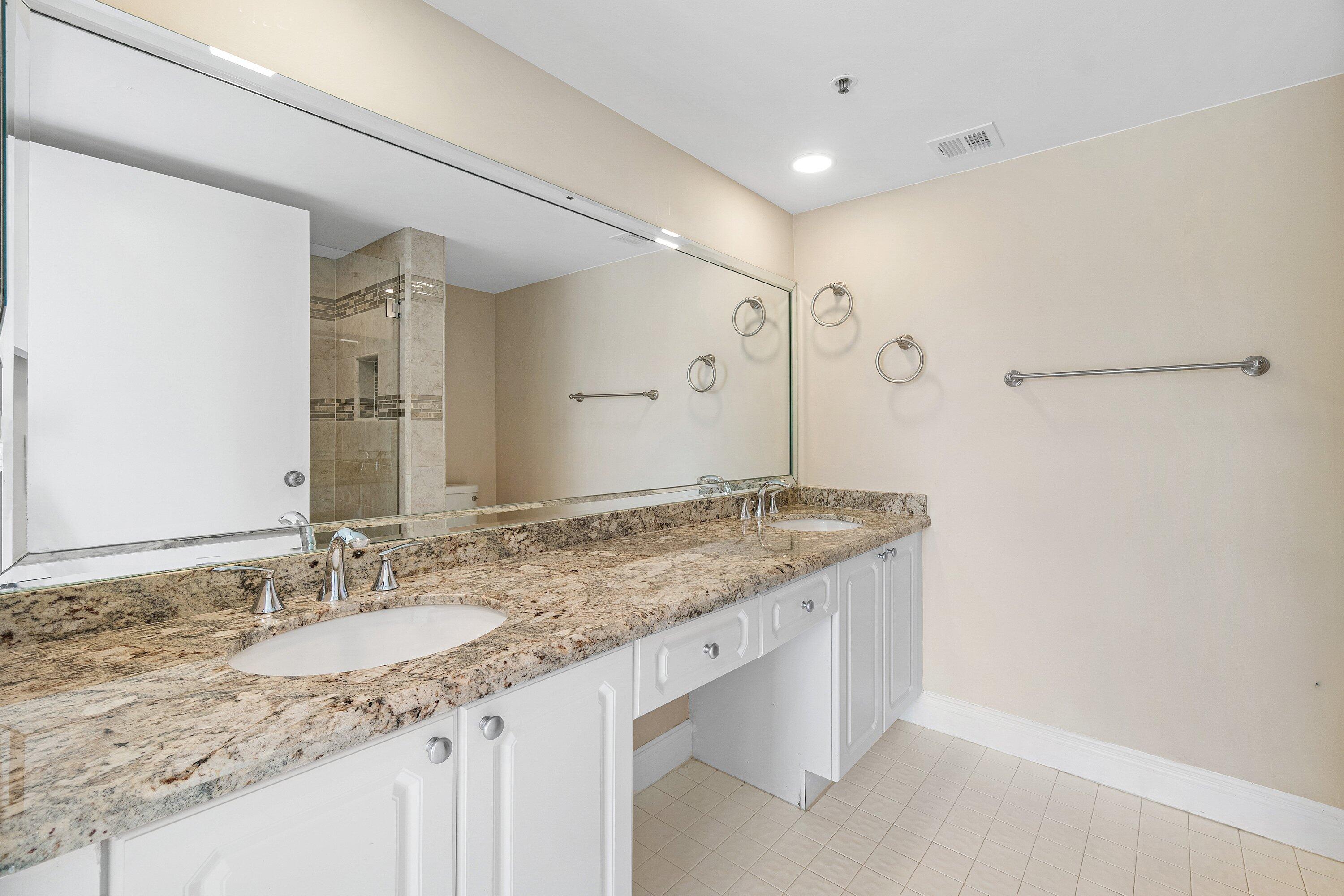 HUNTINGTON POINTE - Residential