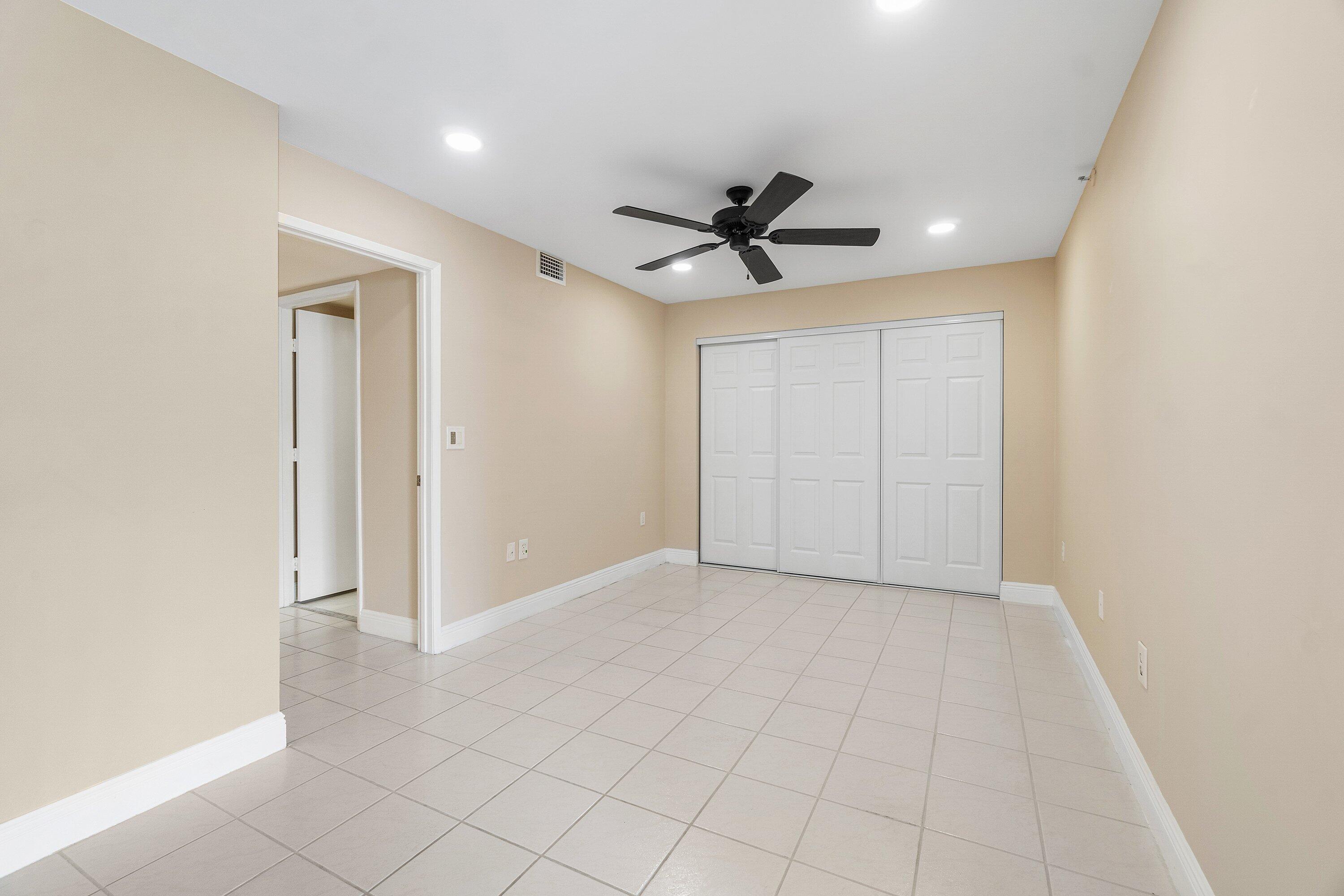 HUNTINGTON POINTE - Residential