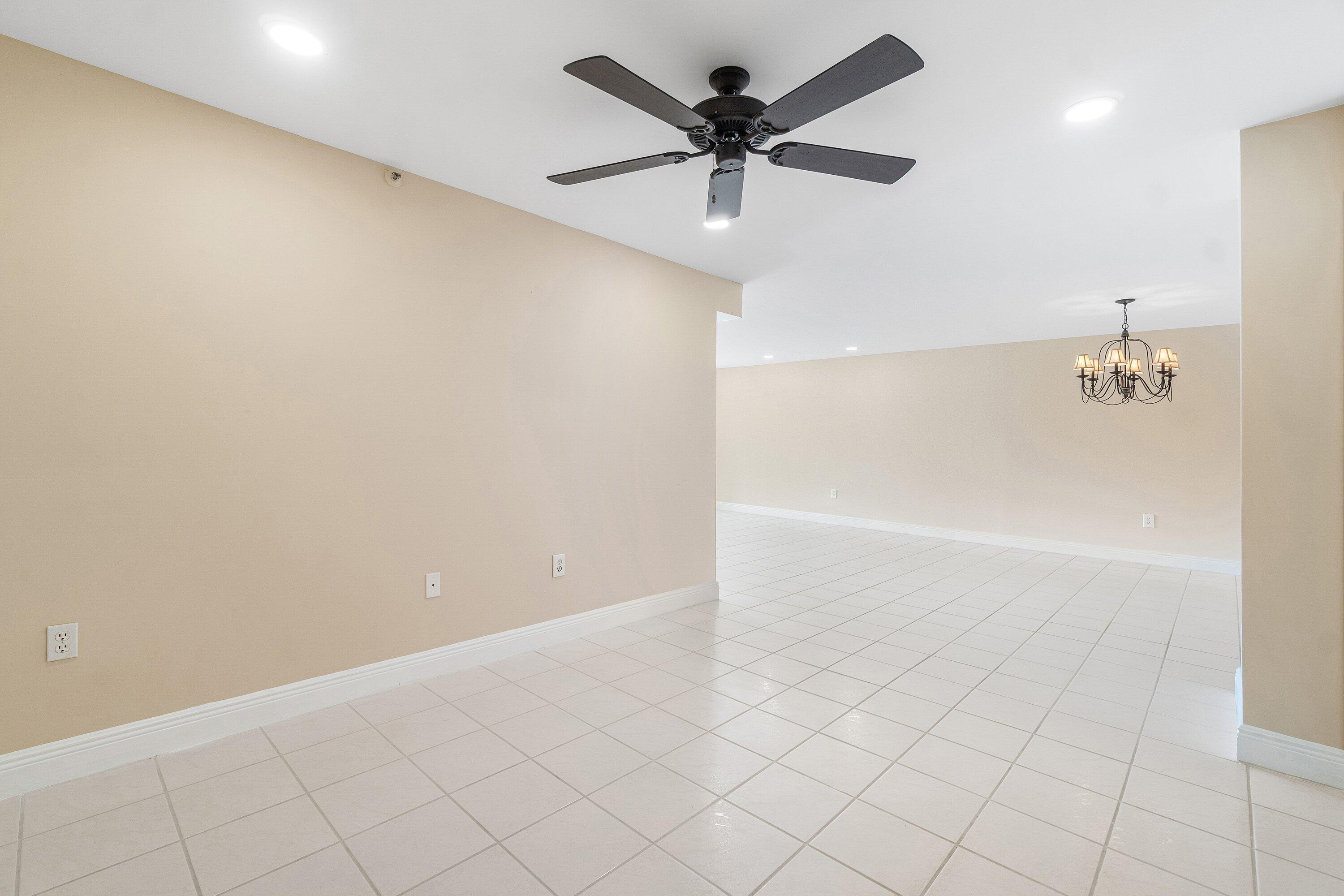 HUNTINGTON POINTE - Residential