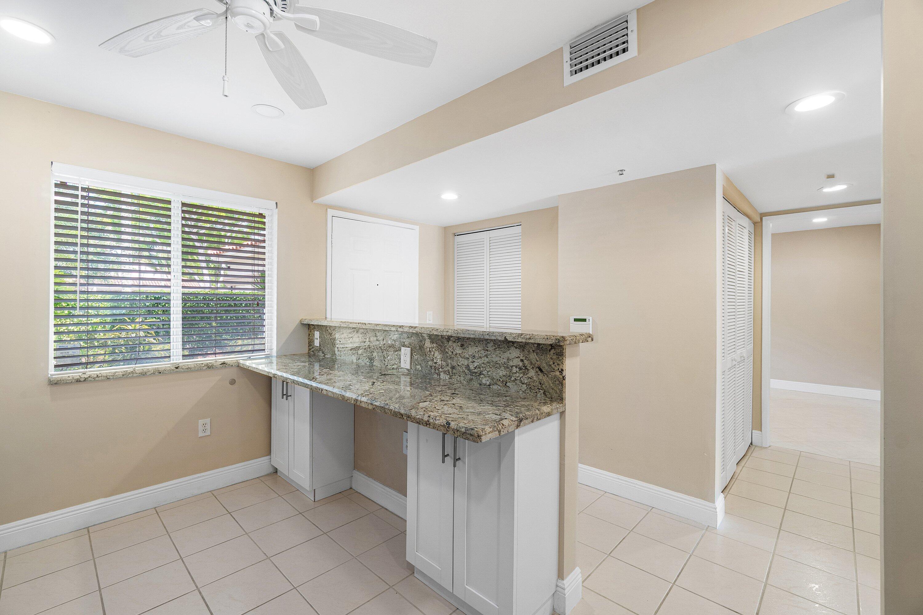 HUNTINGTON POINTE - Residential