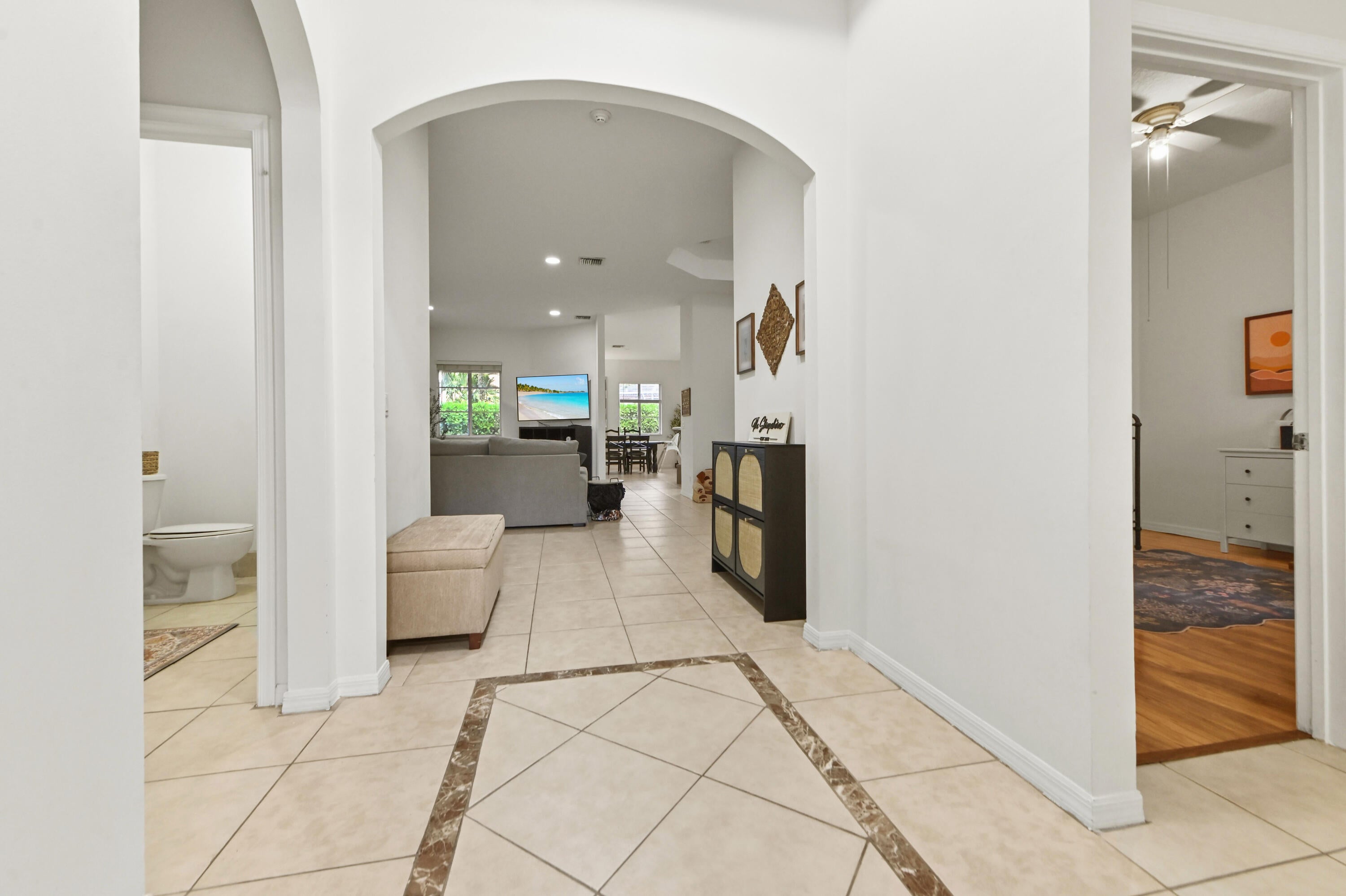 8829 S San Andros