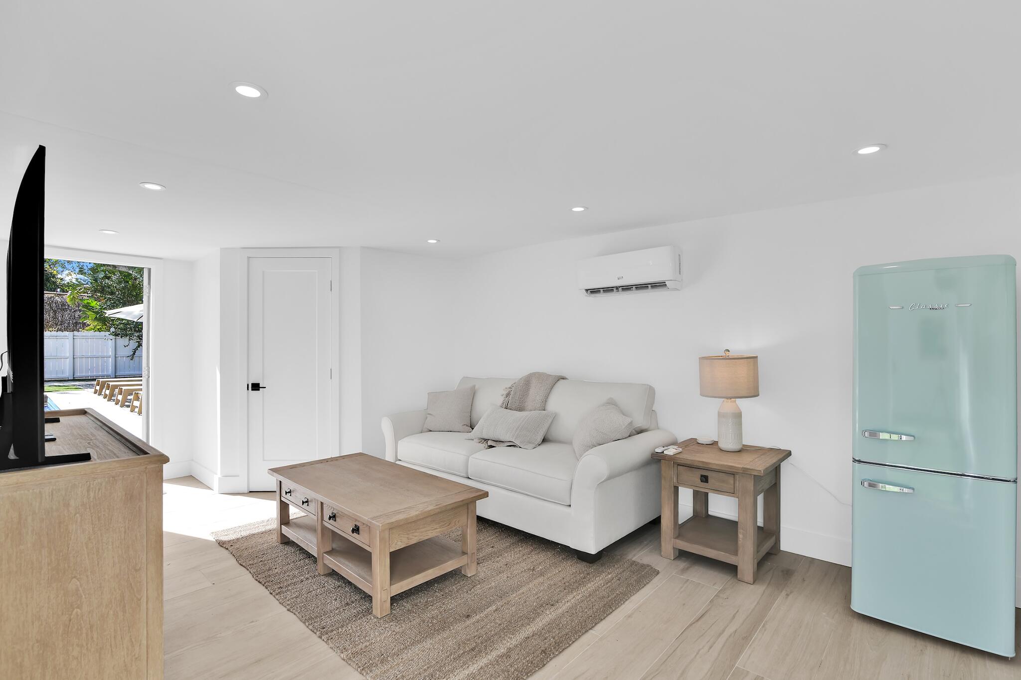 TRADE WINDS ESTATES FIRST ADD - Residential Lease