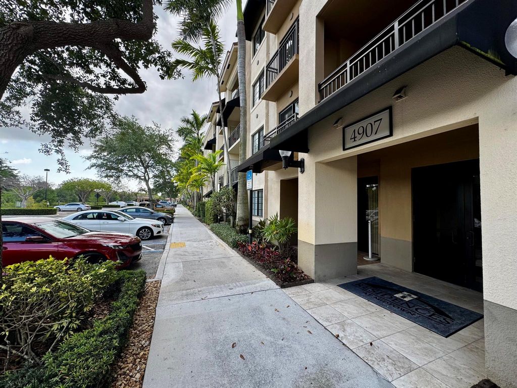 Photo of 4907 Midtown Lane #1405, Palm Beach Gardens, FL 33418 (MLS # R11102084)