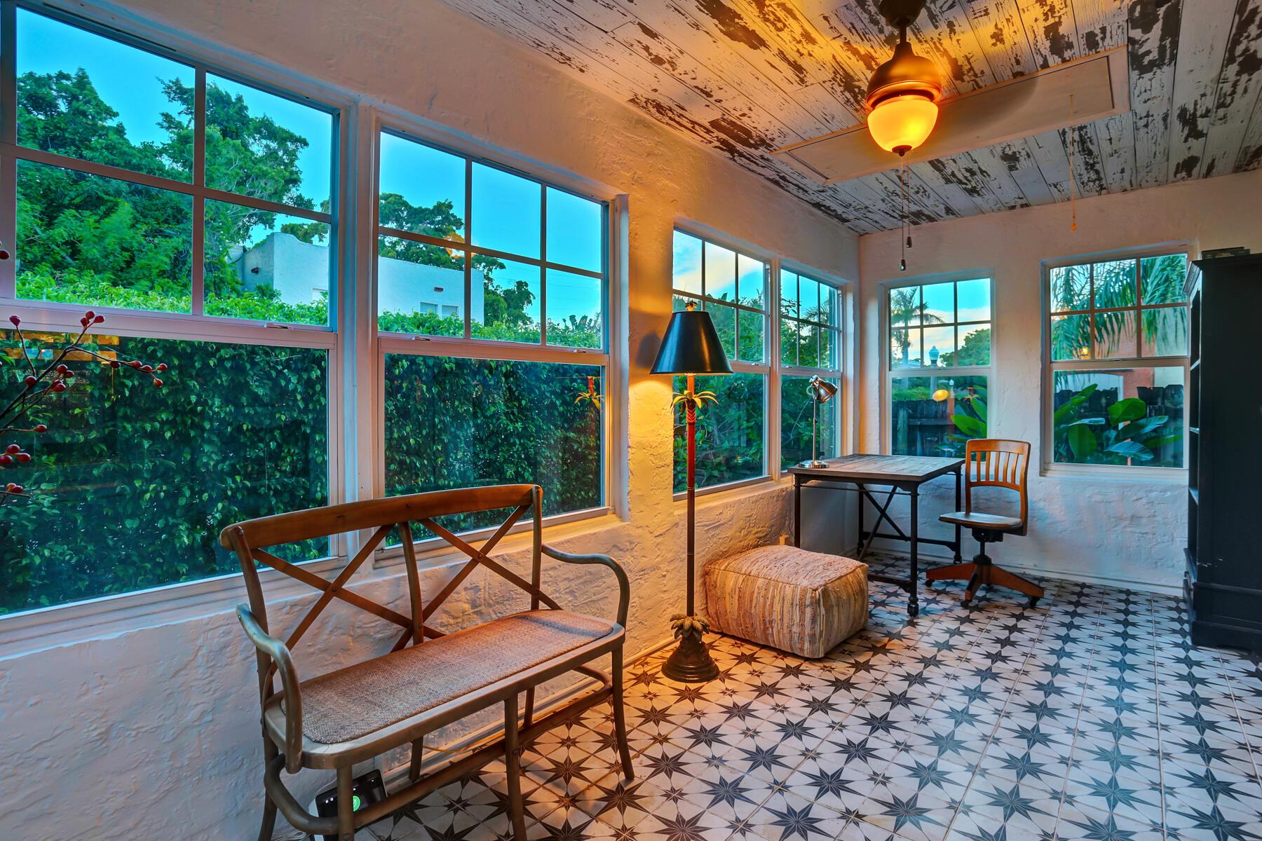 312 Central Drive, West Palm Beach, FL, 33405/$625,000 3 312 Central Drive