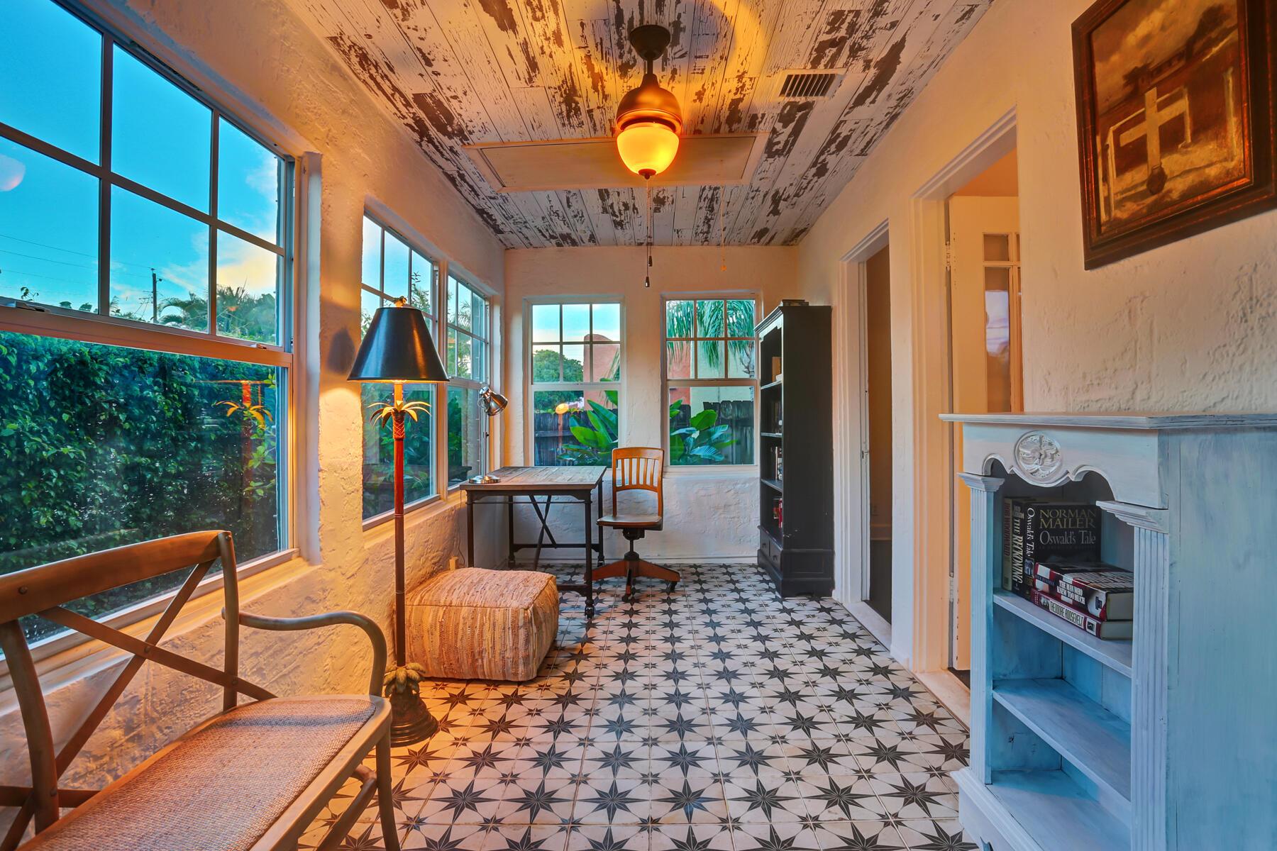 312 Central Drive, West Palm Beach, FL, 33405/$625,000 4 312 Central Drive
