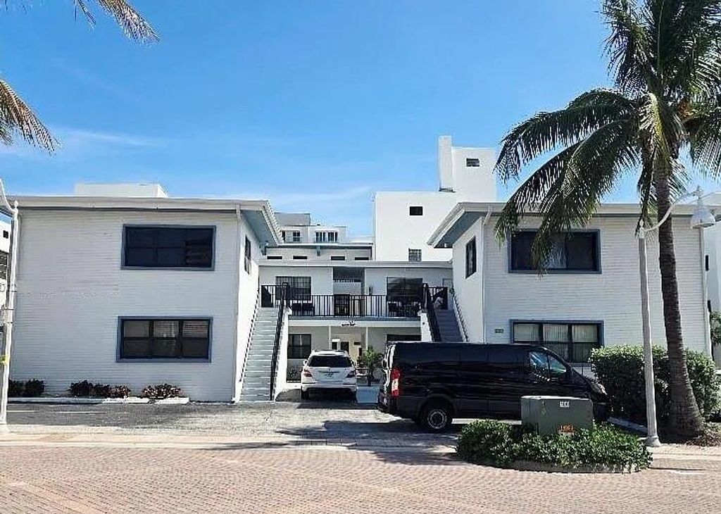 Photo of 322 Harding Street #B205, Hollywood, FL 33019 (MLS # B26030146)