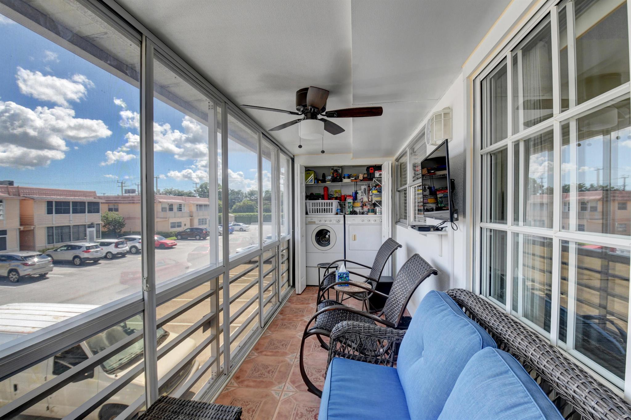 KINGS POINT SAXONY CONDOS - Residential